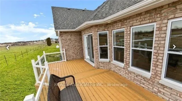 576 Barcovan Beach Road