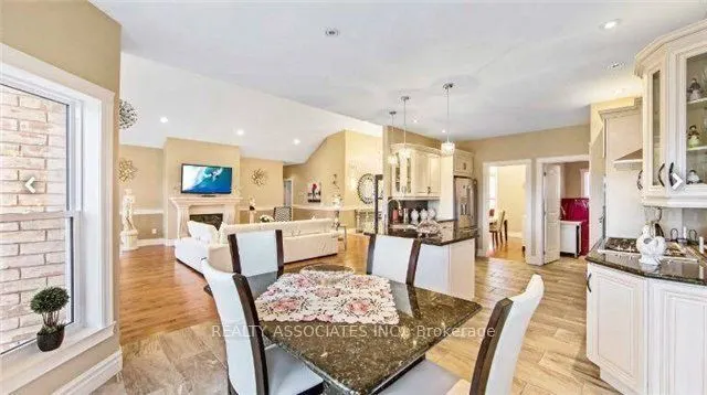 576 Barcovan Beach Road