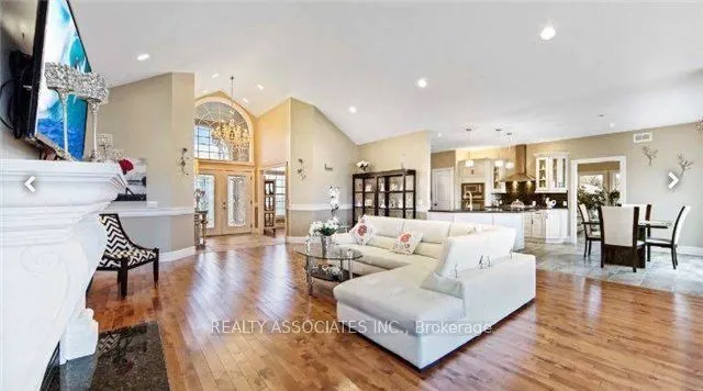 576 Barcovan Beach Road