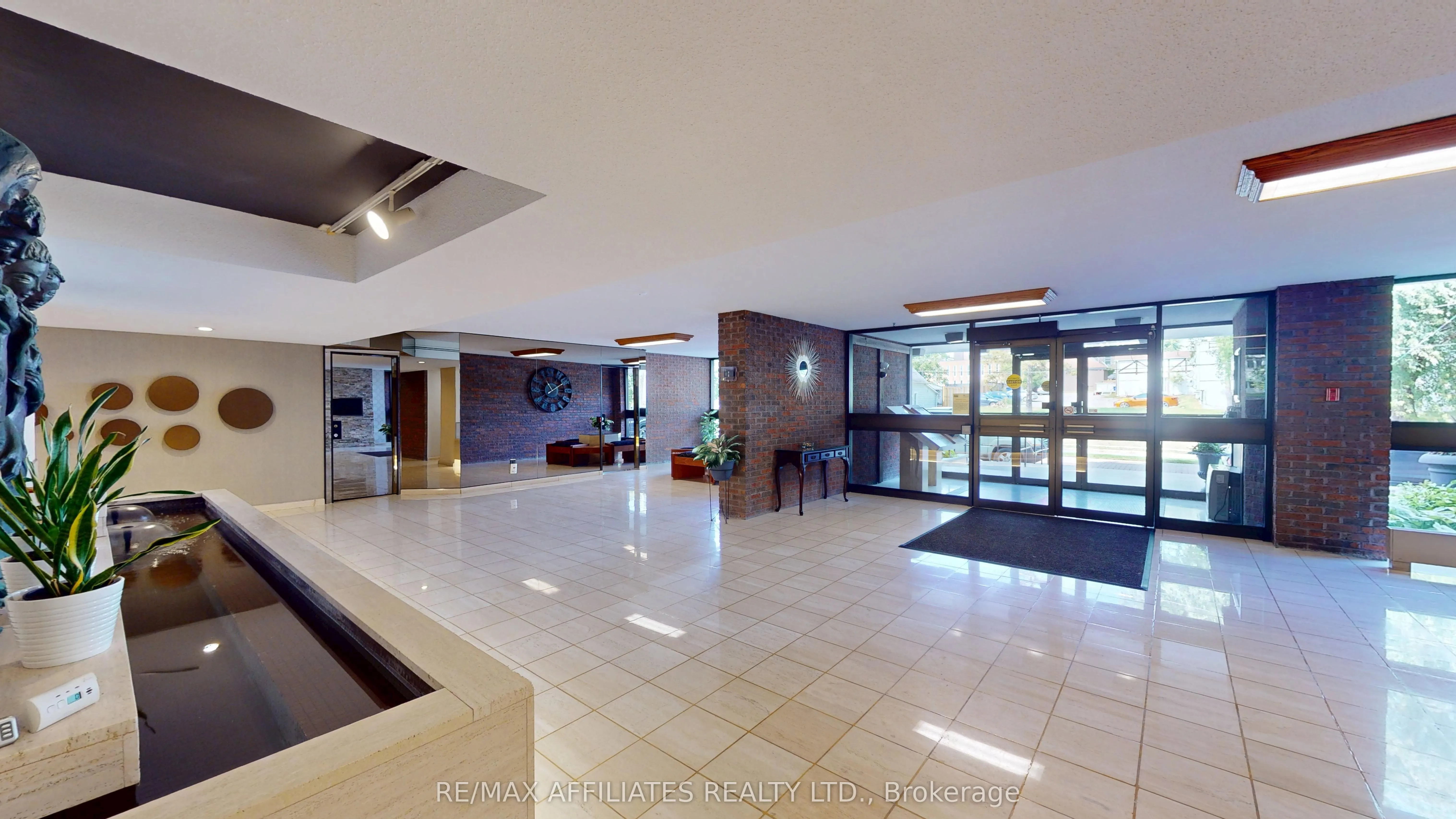 55 Water Street E, #802