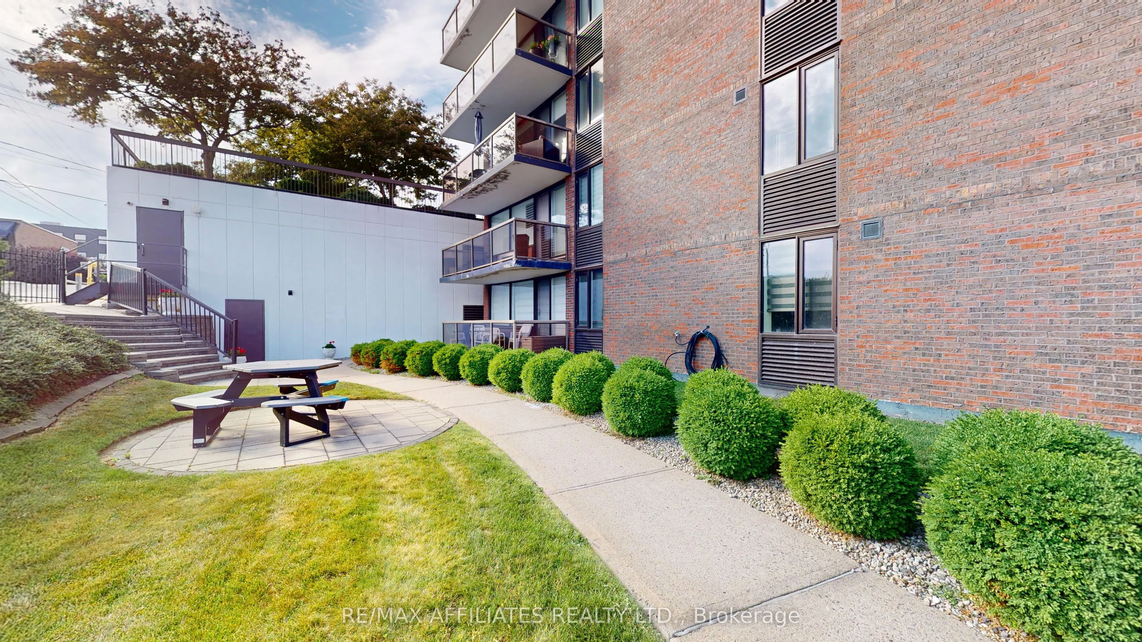55 Water Street E, #802