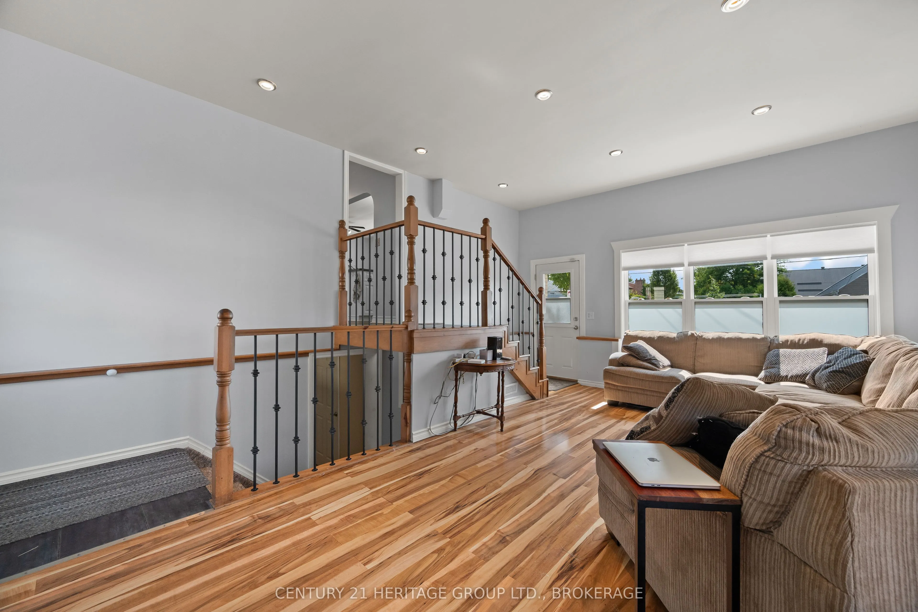 1014 Woodbine Road S