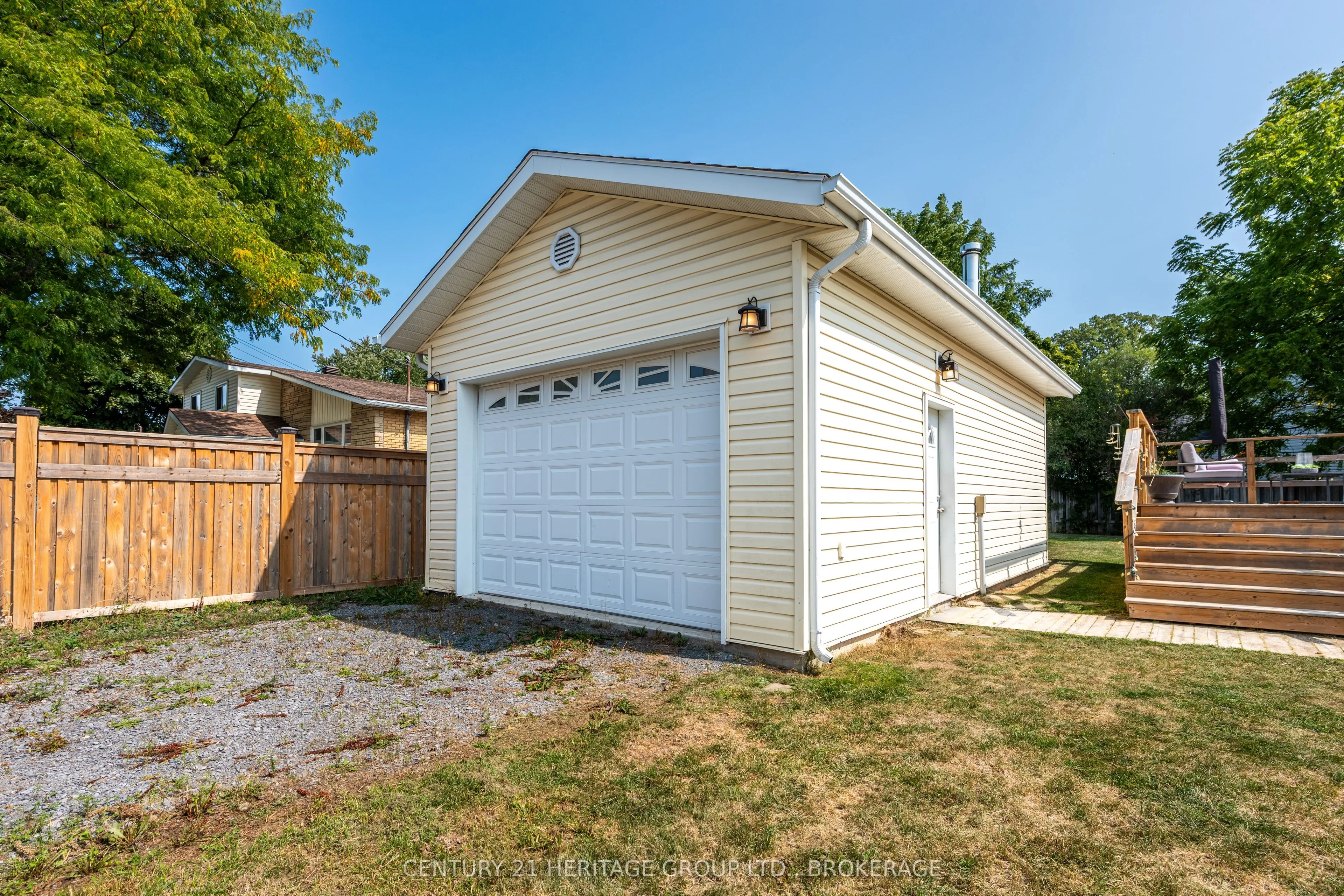 1014 Woodbine Road S