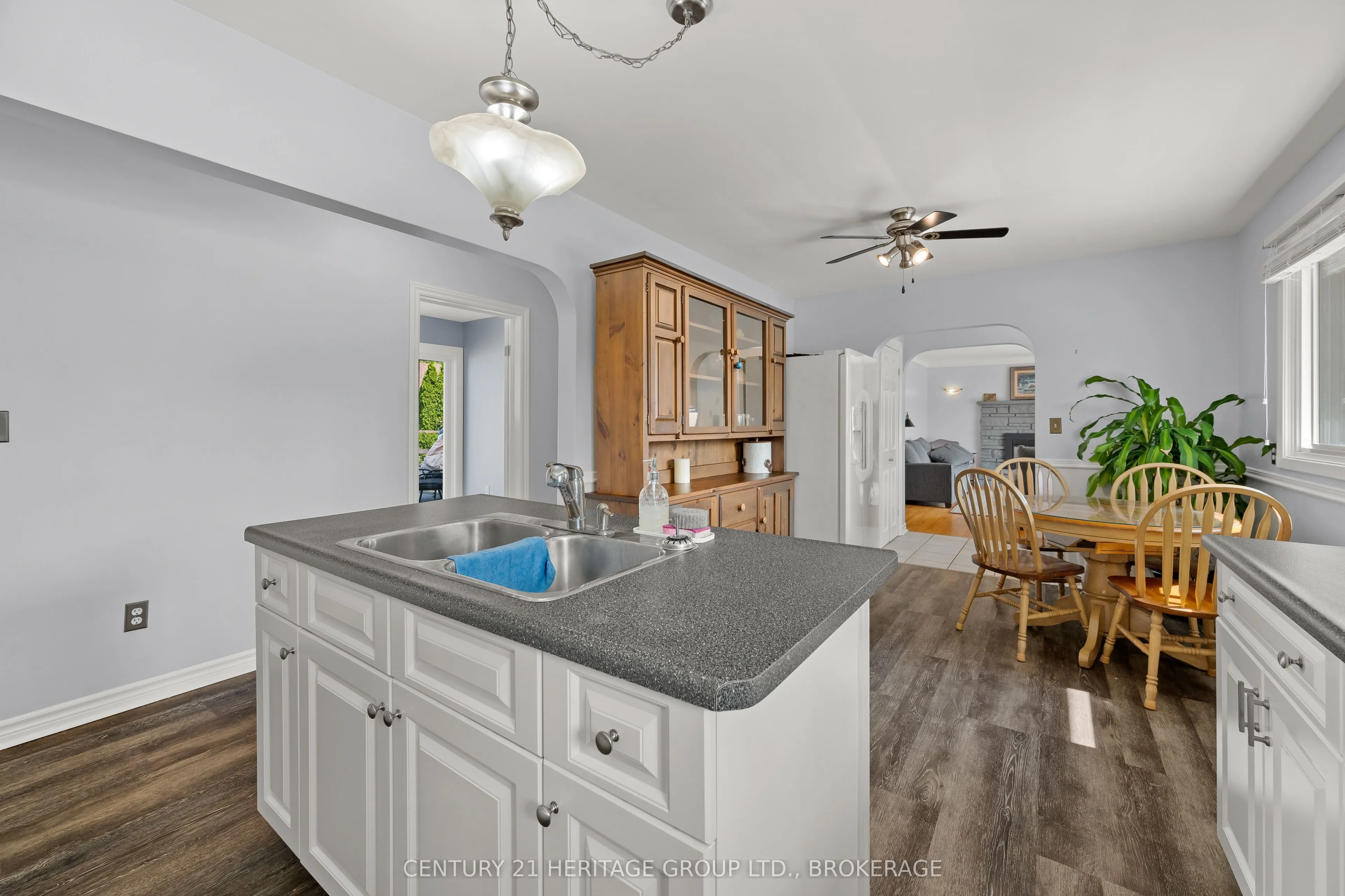 1014 Woodbine Road S