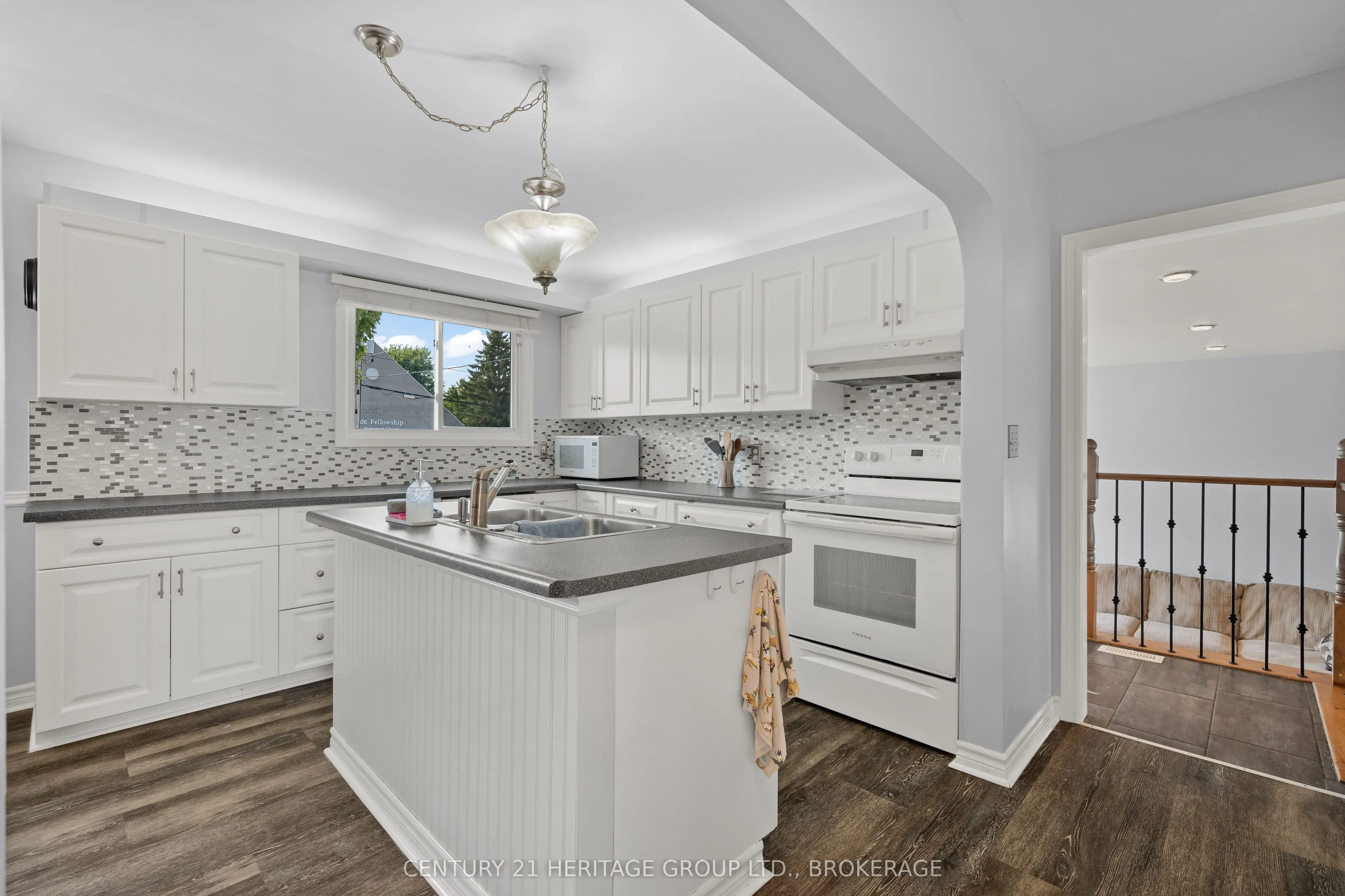 1014 Woodbine Road S