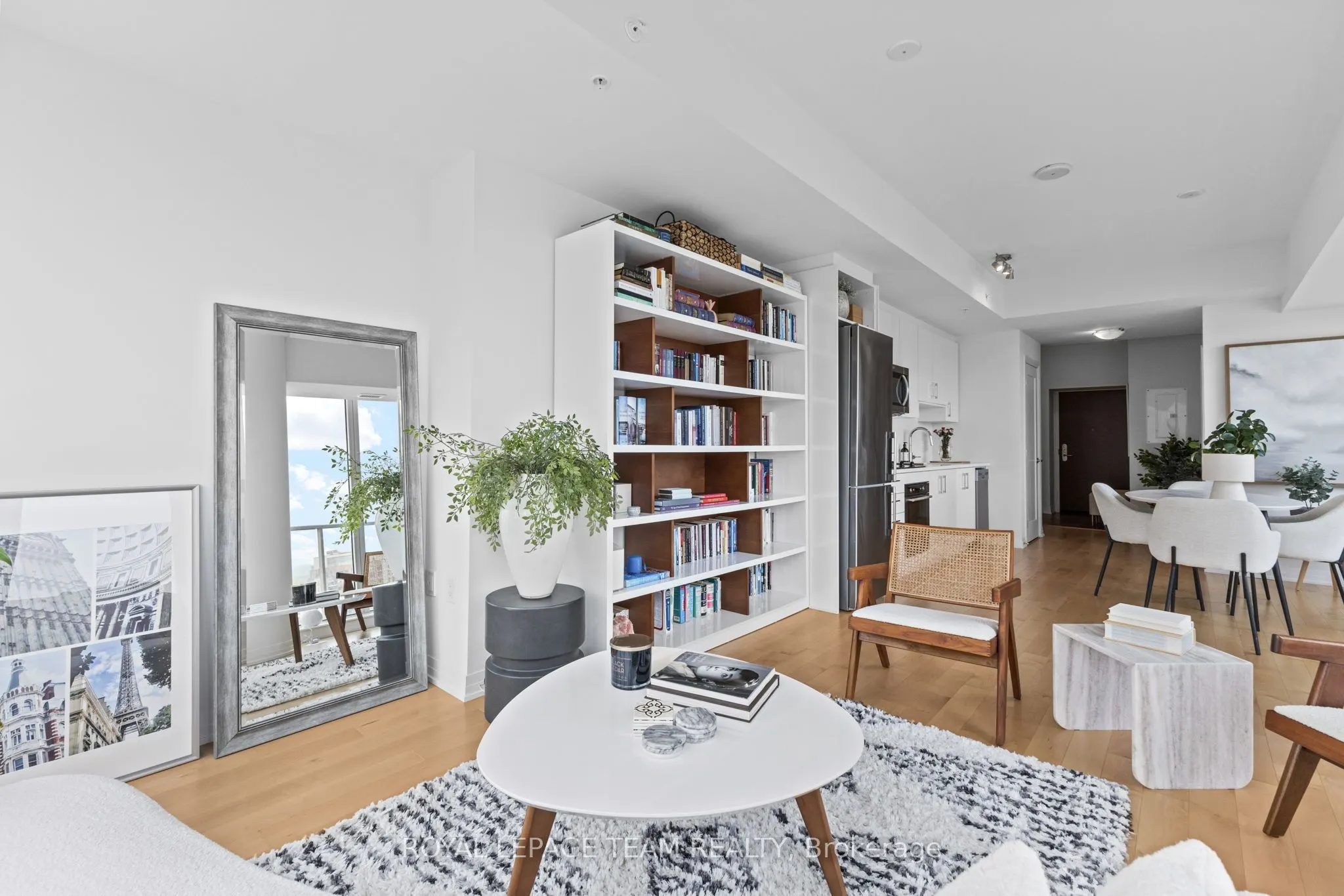 805 Carling Avenue, #809