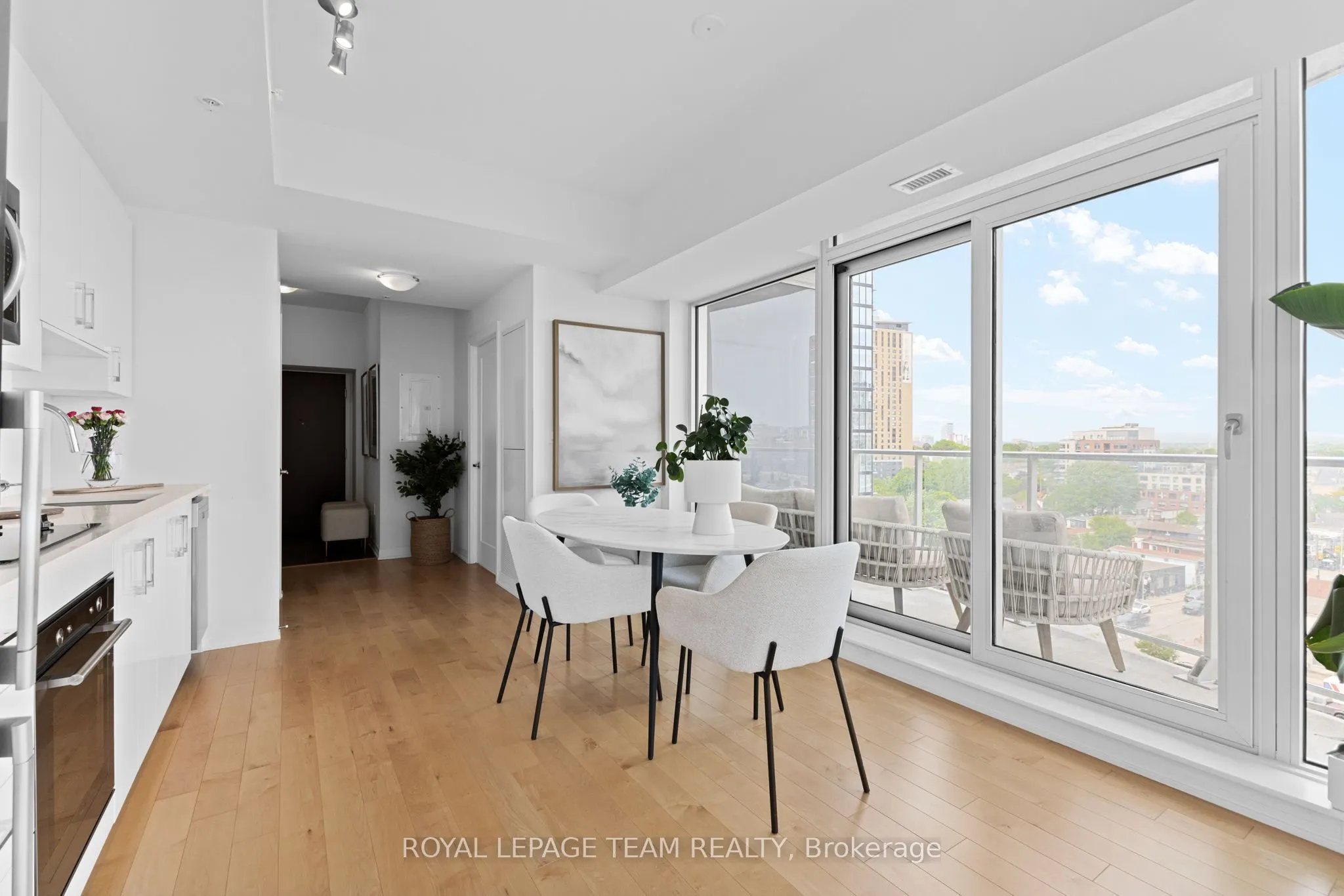 805 Carling Avenue, #809