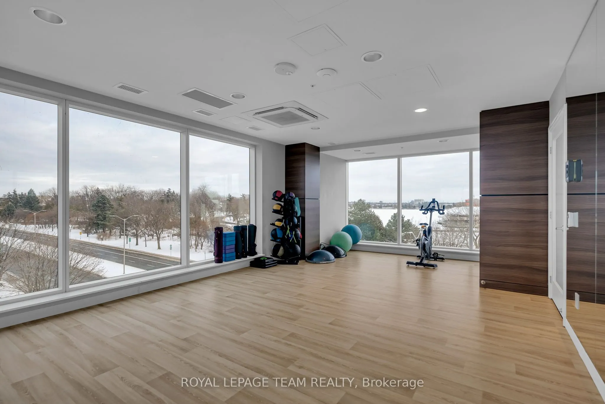 805 Carling Avenue, #809