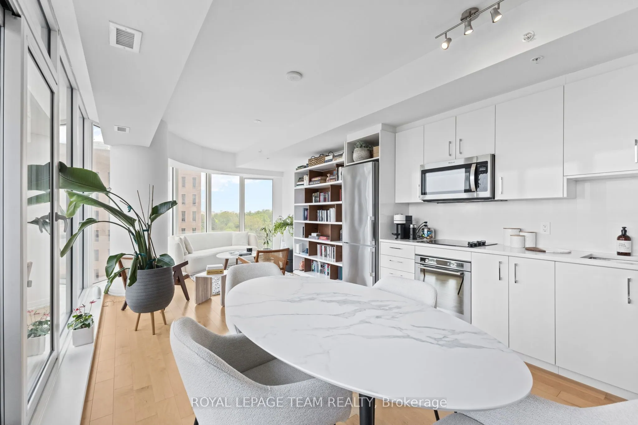 805 Carling Avenue, #809