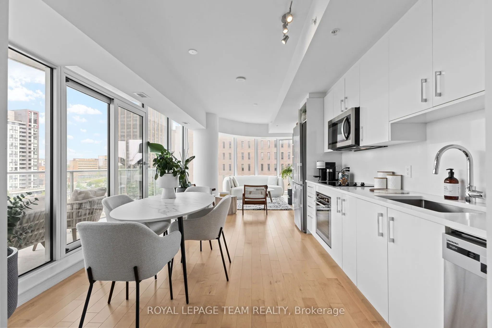 805 Carling Avenue, #809
