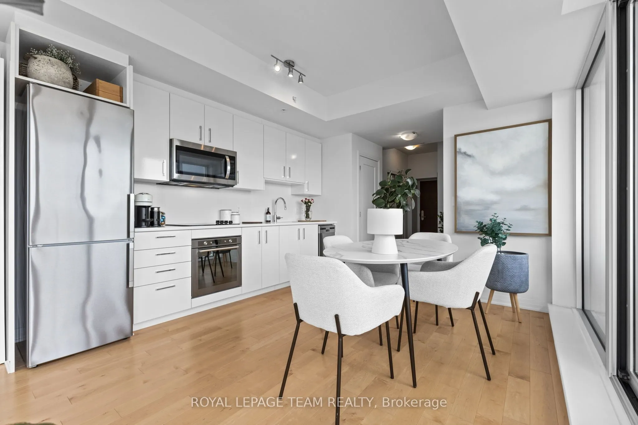 805 Carling Avenue, #809