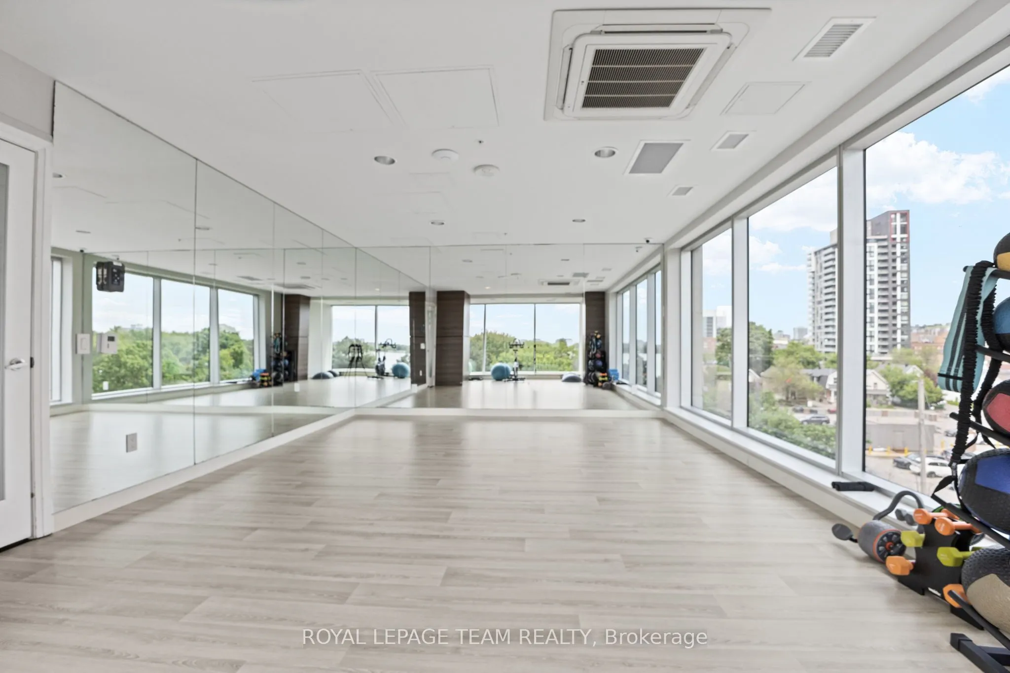 805 Carling Avenue, #809