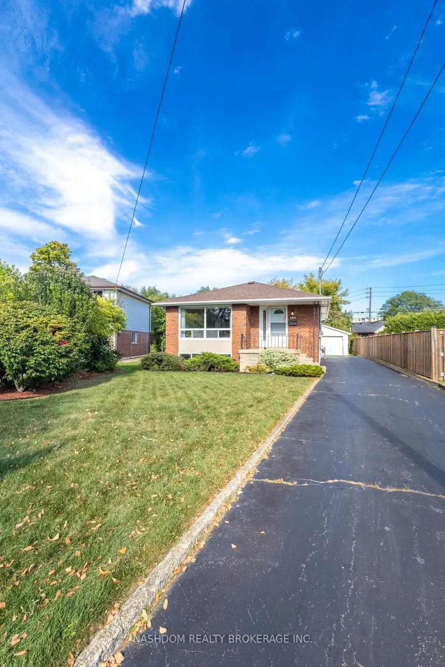 142 Fernwood Crescent
