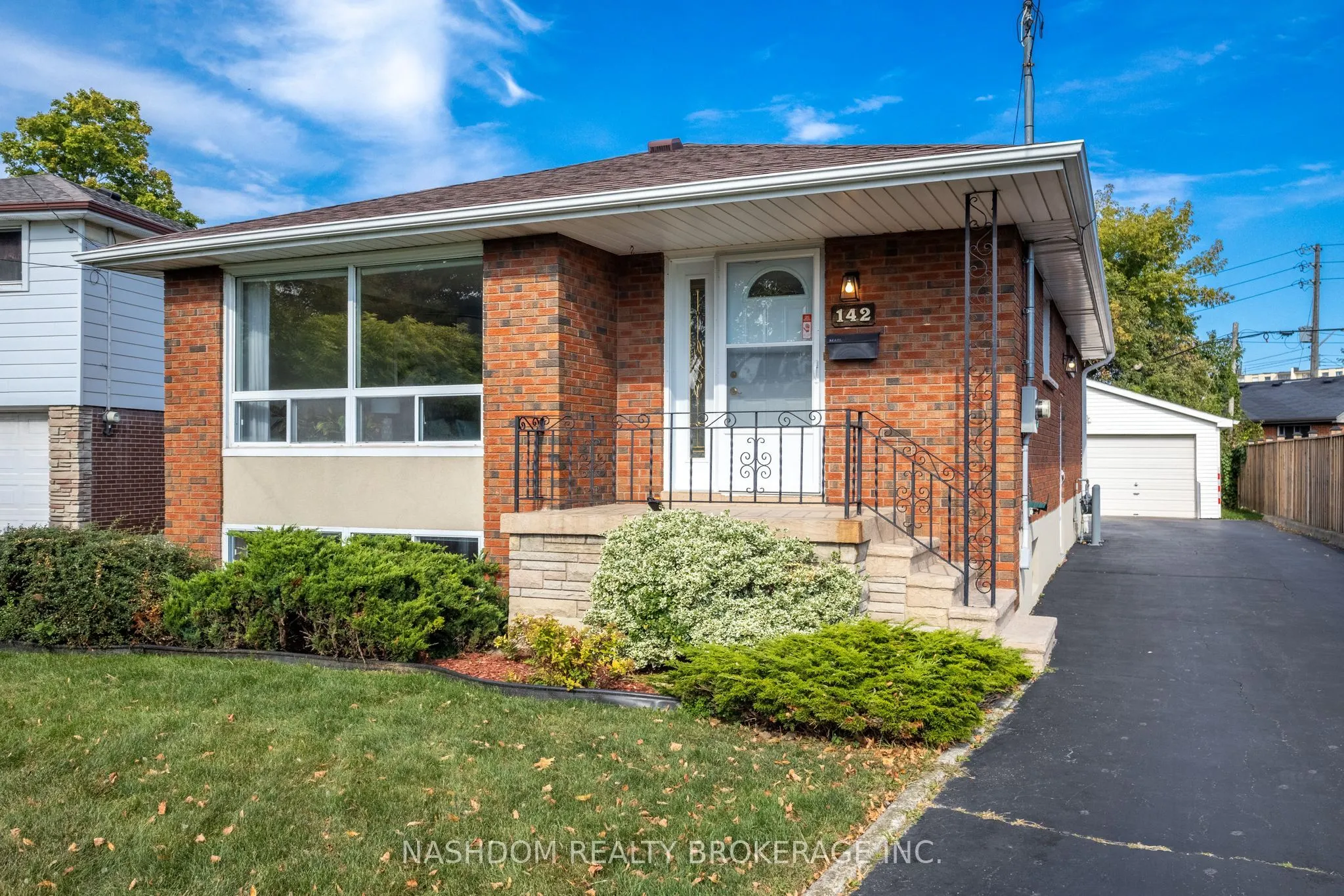 142 Fernwood Crescent