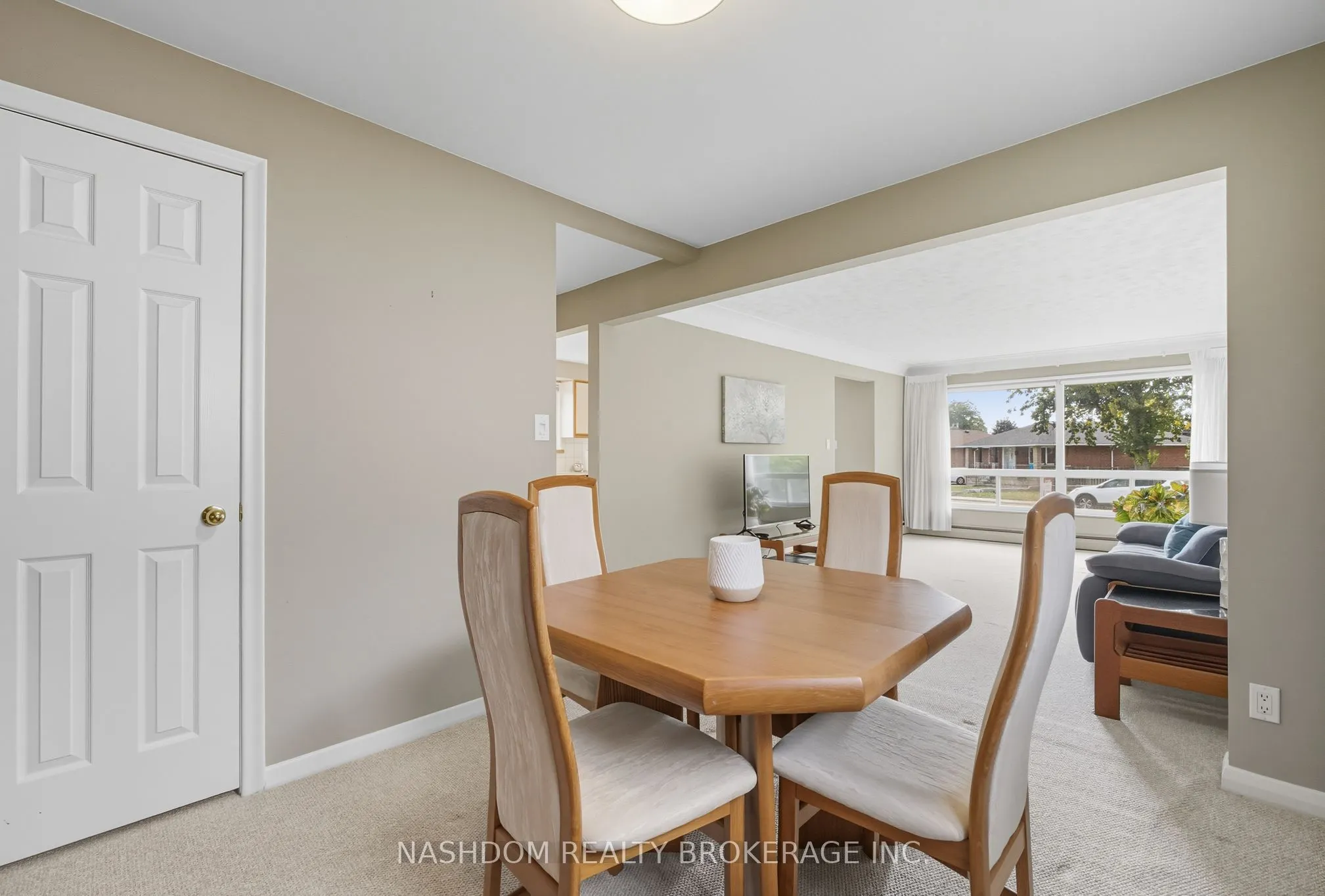 142 Fernwood Crescent