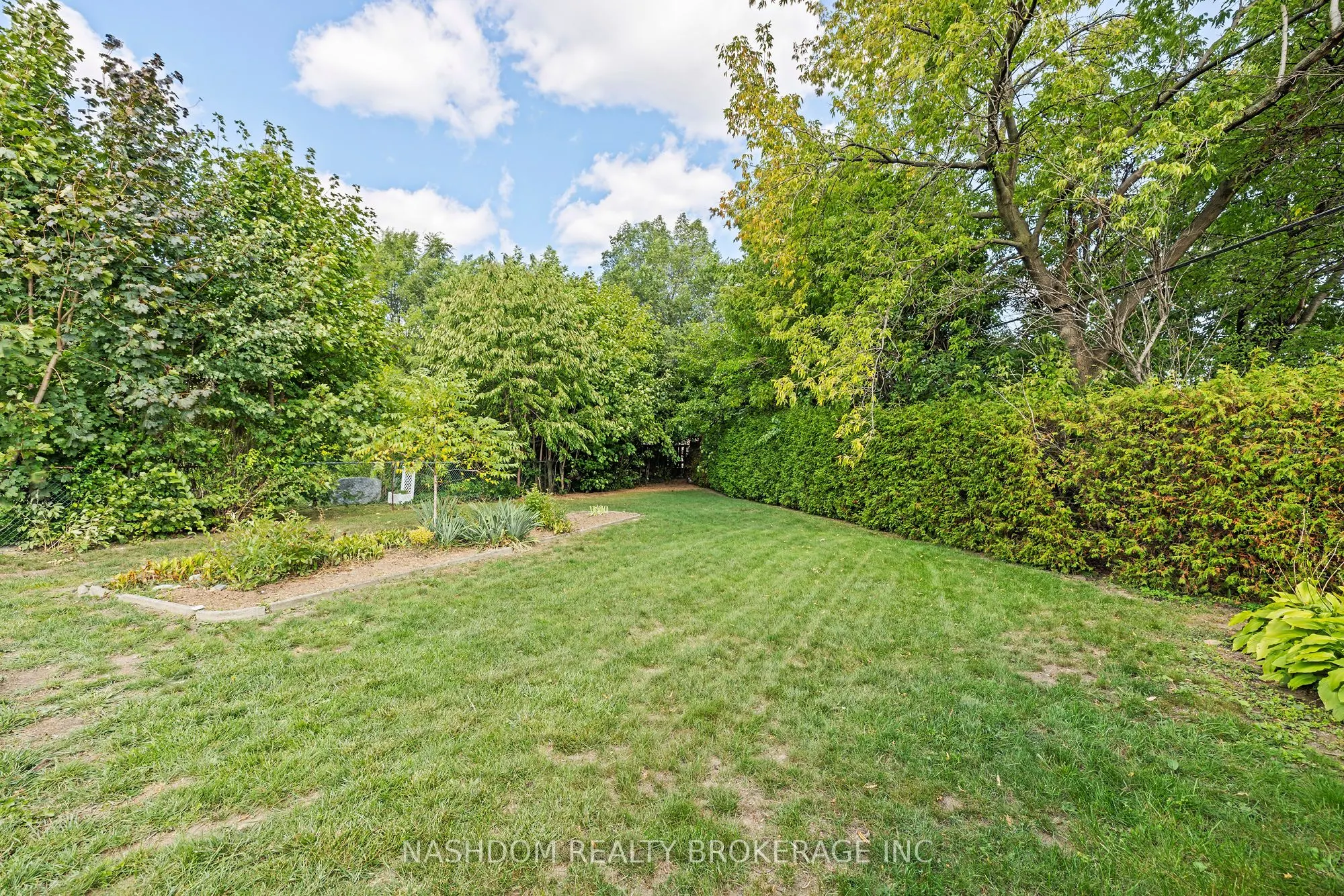 142 Fernwood Crescent