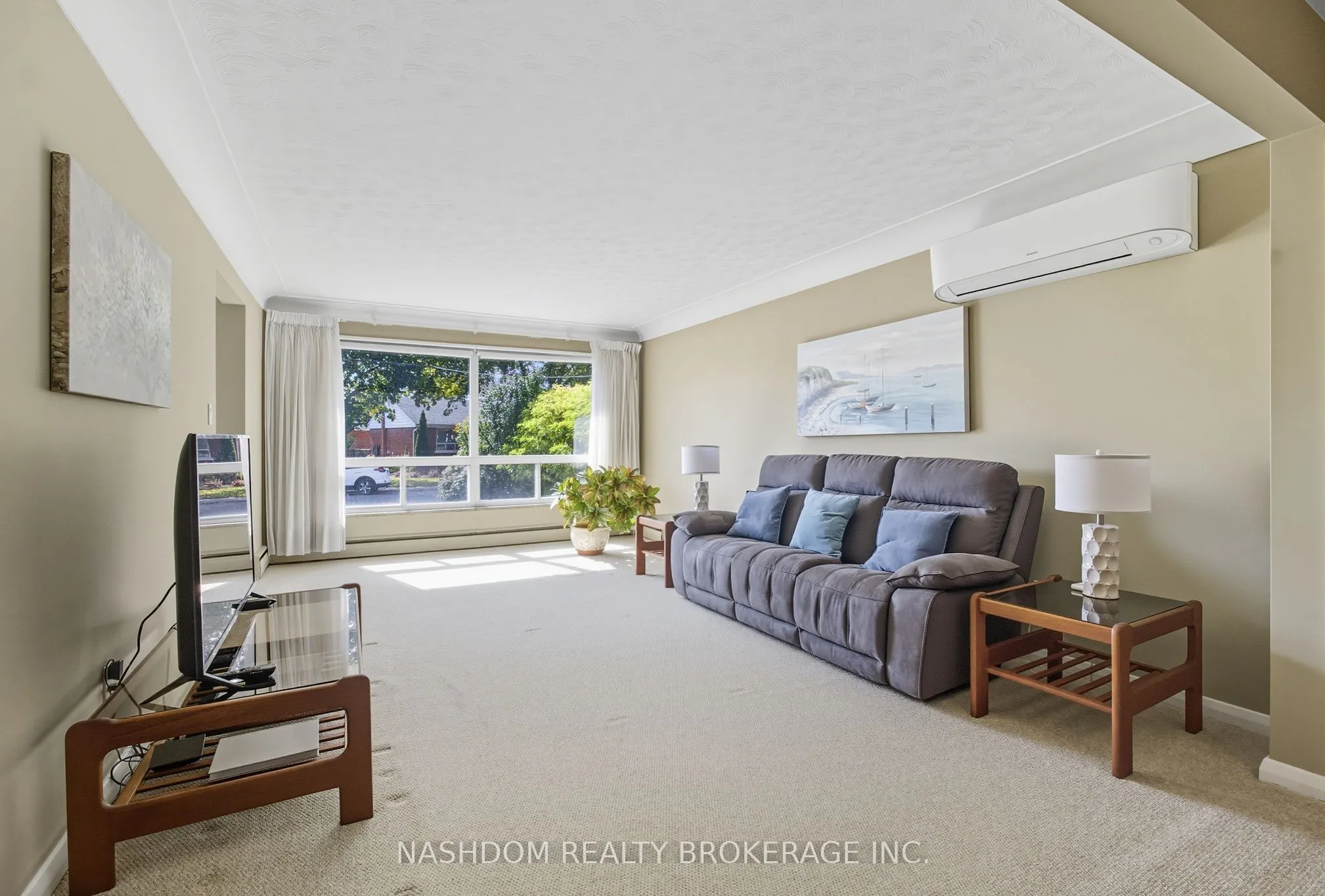 142 Fernwood Crescent