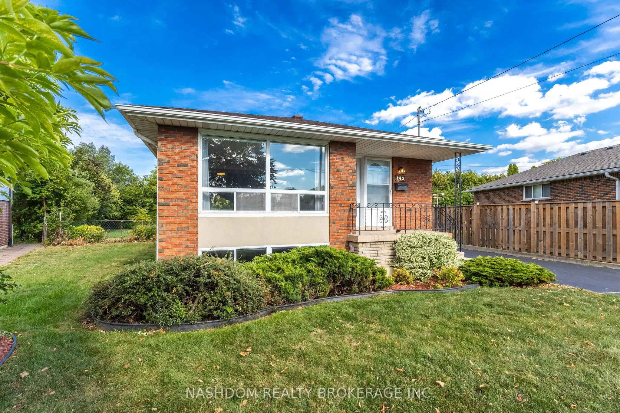 142 Fernwood Crescent