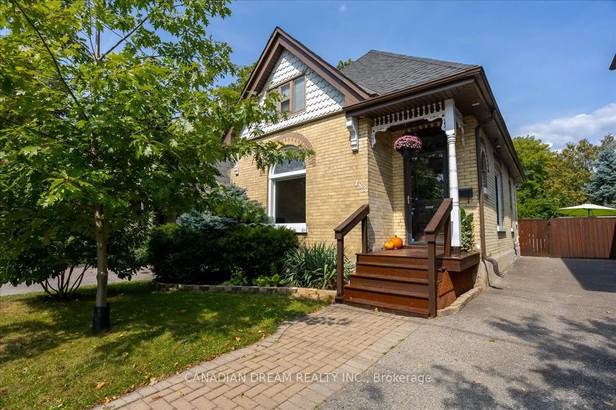 182 Briscoe Street E