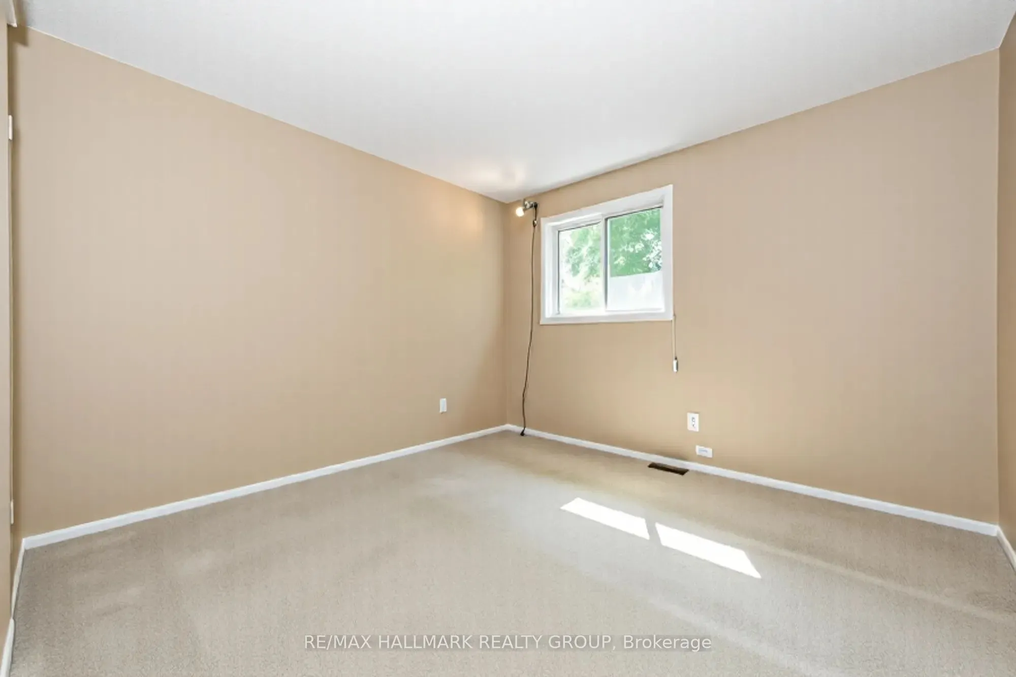 1414 Eastcliffe Way