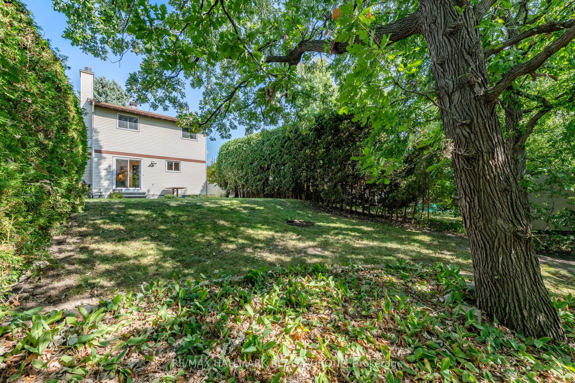 1414 Eastcliffe Way