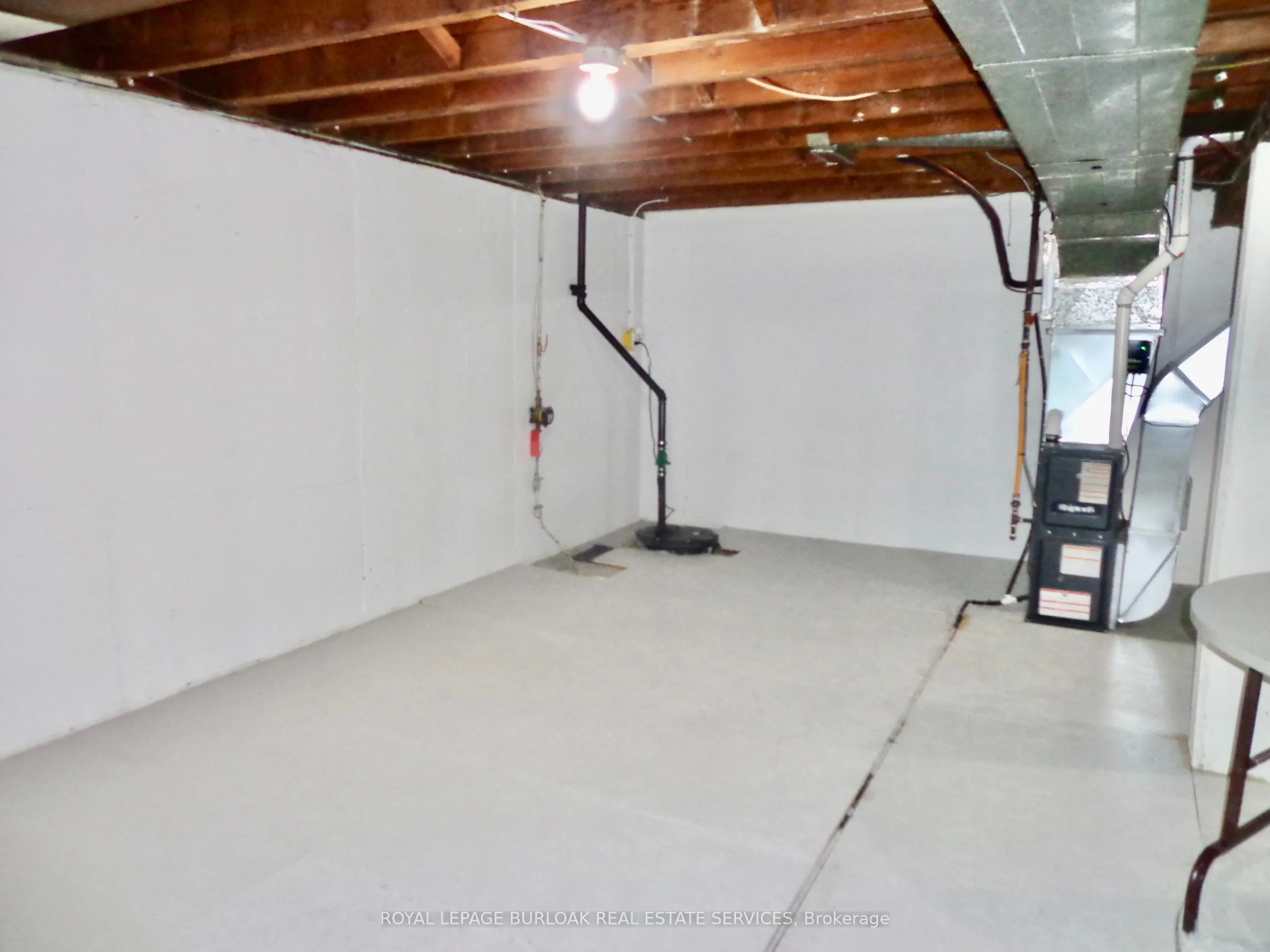 32 Grimsby Avenue