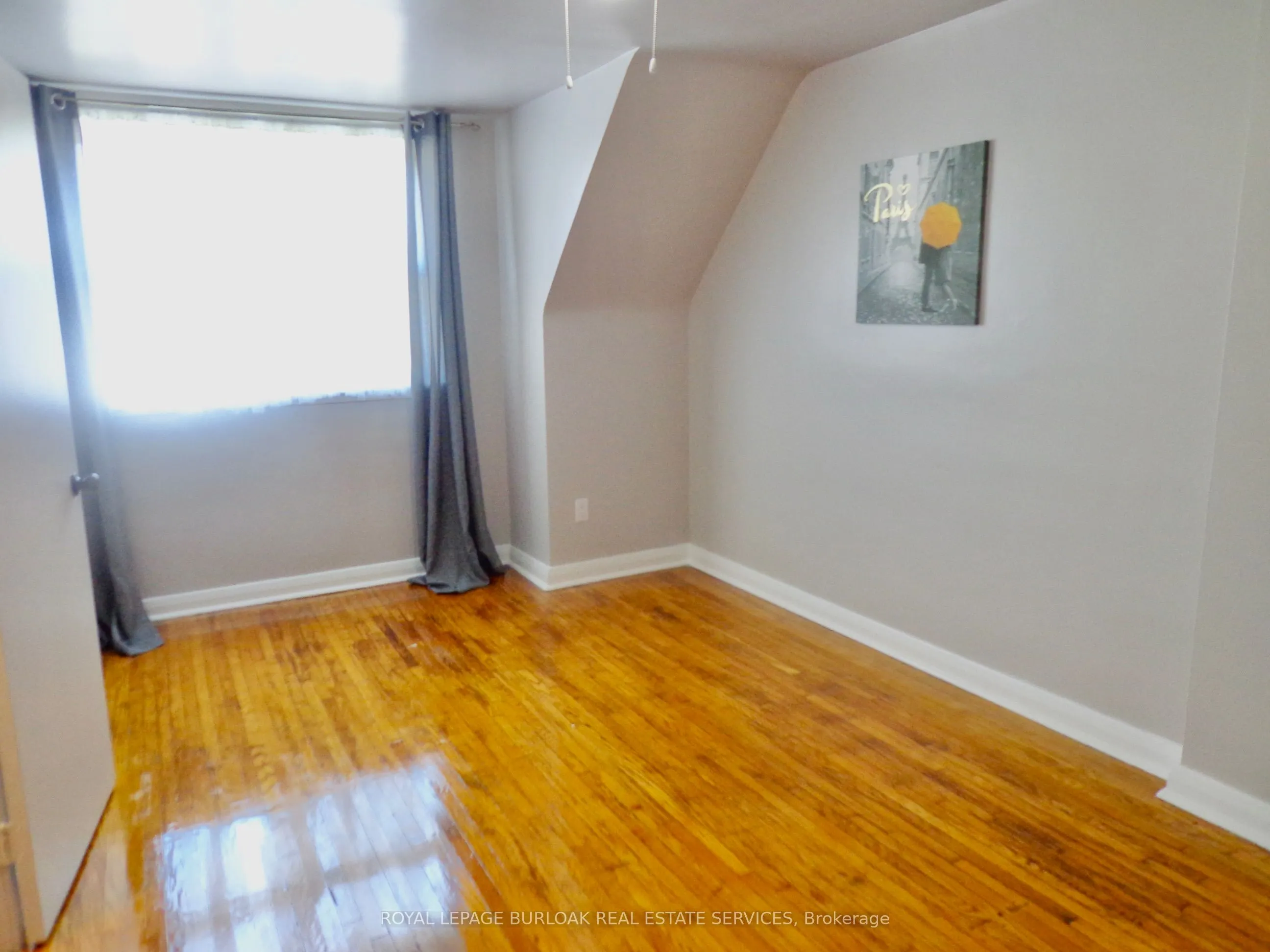 32 Grimsby Avenue