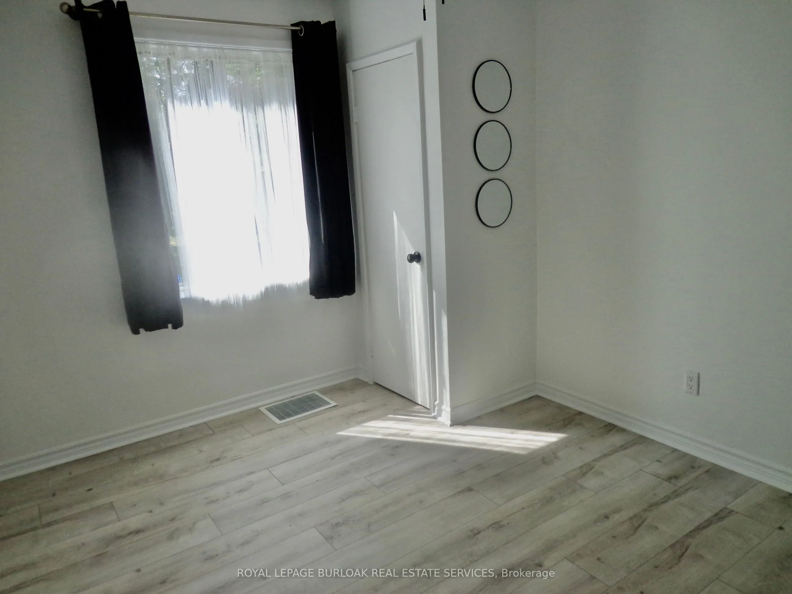 32 Grimsby Avenue