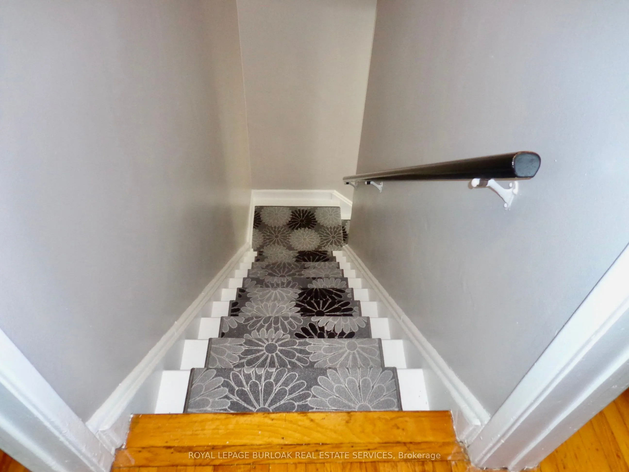 32 Grimsby Avenue