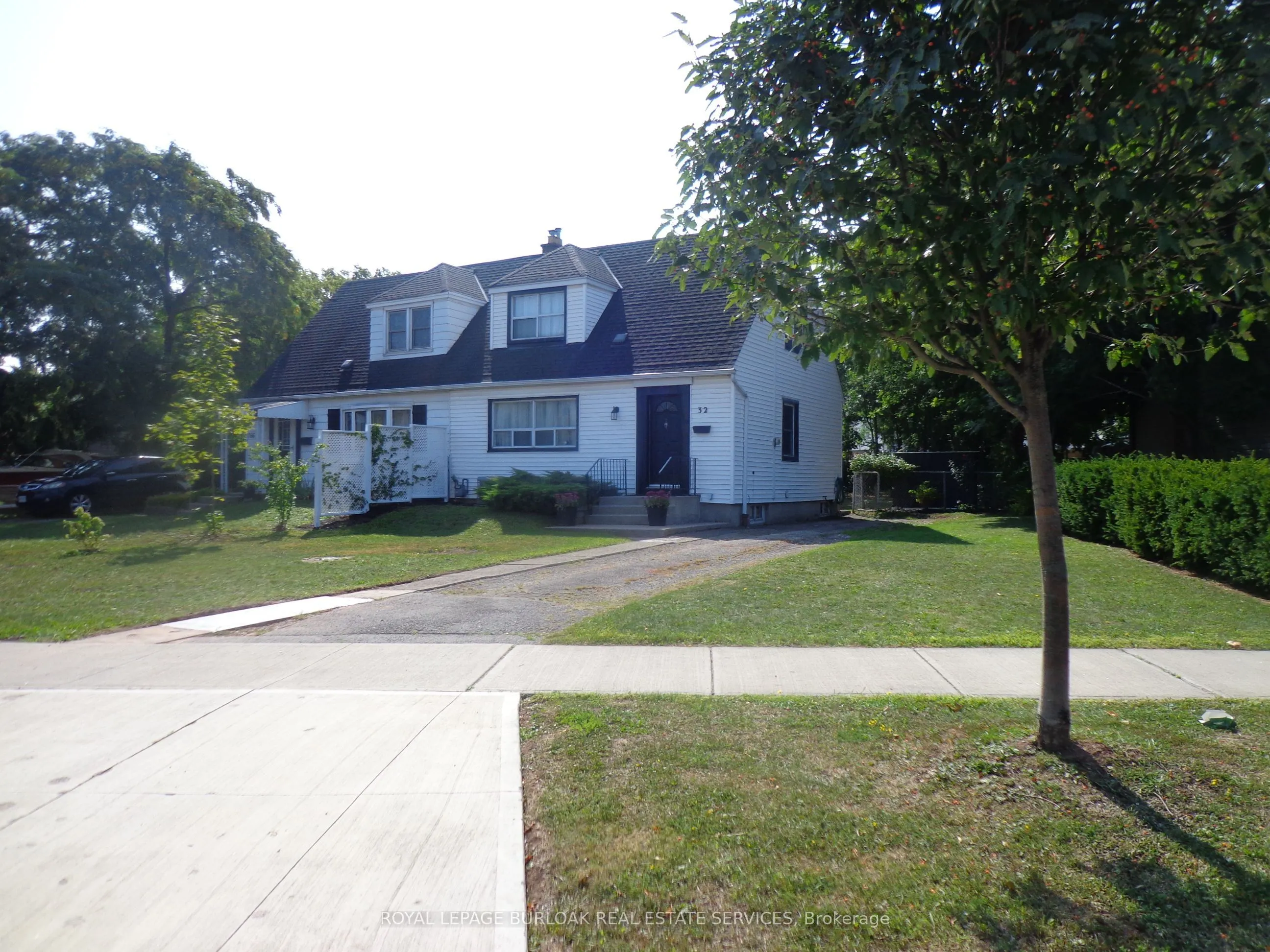 32 Grimsby Avenue