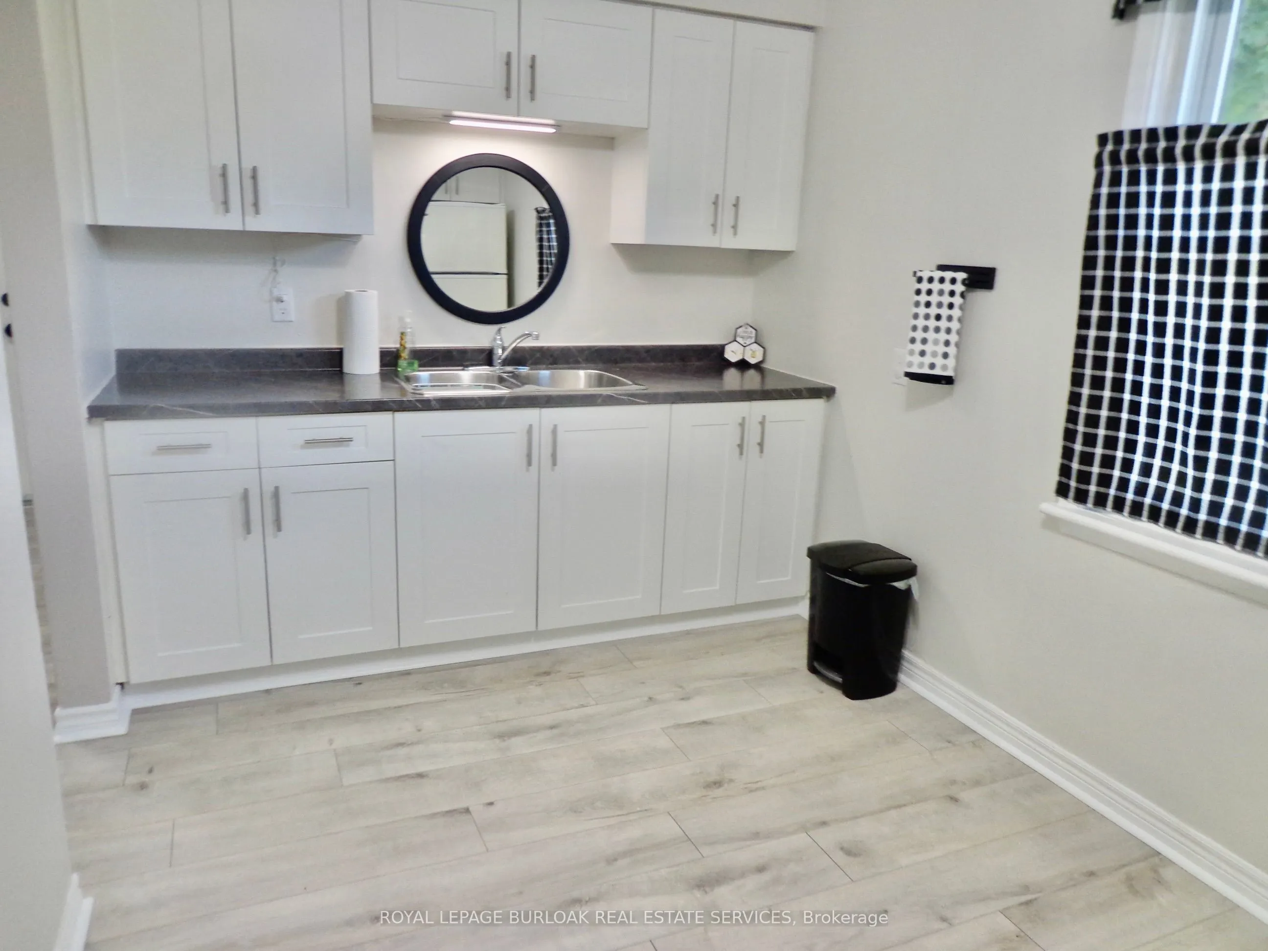 32 Grimsby Avenue