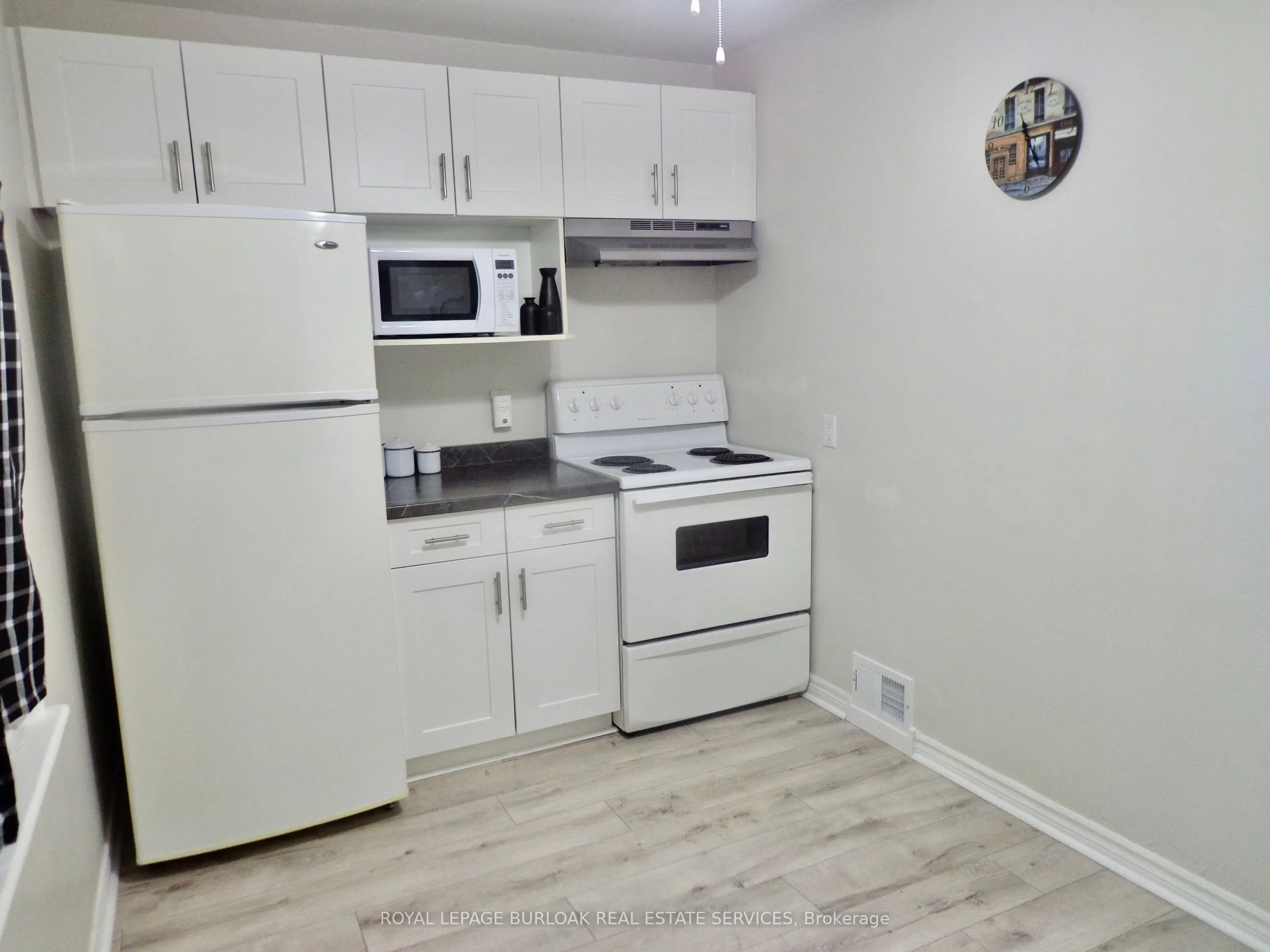 32 Grimsby Avenue
