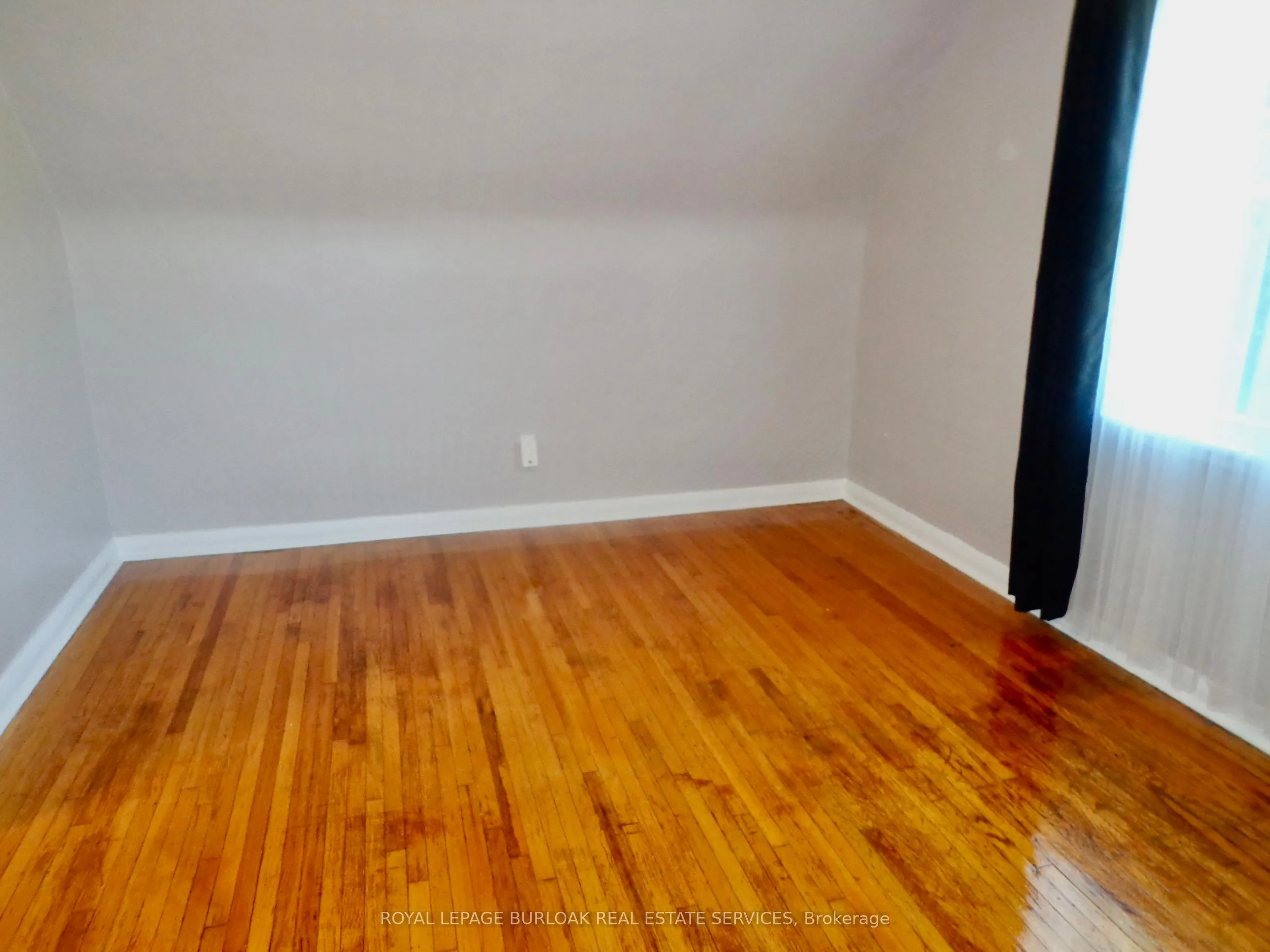 32 Grimsby Avenue
