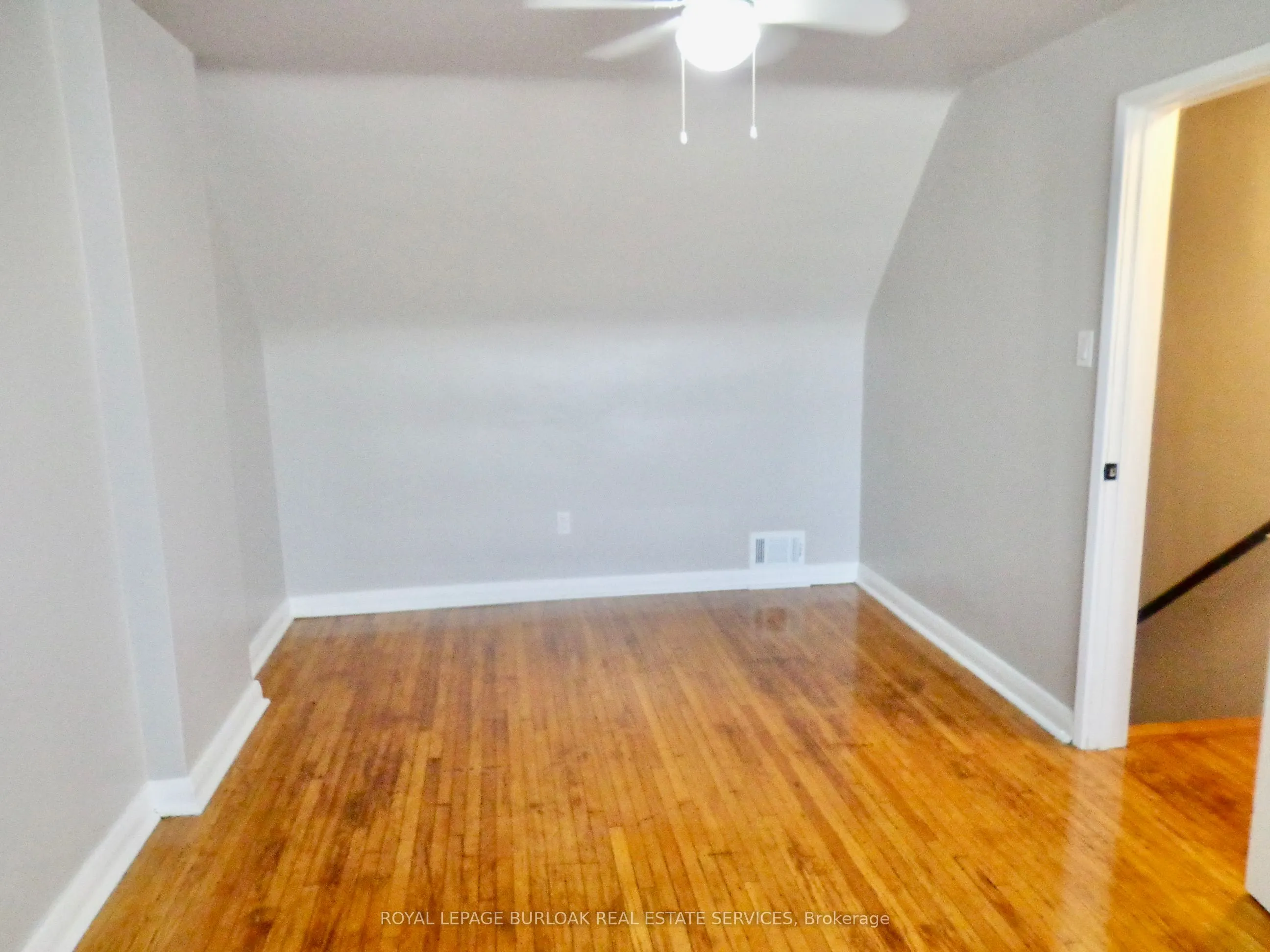 32 Grimsby Avenue