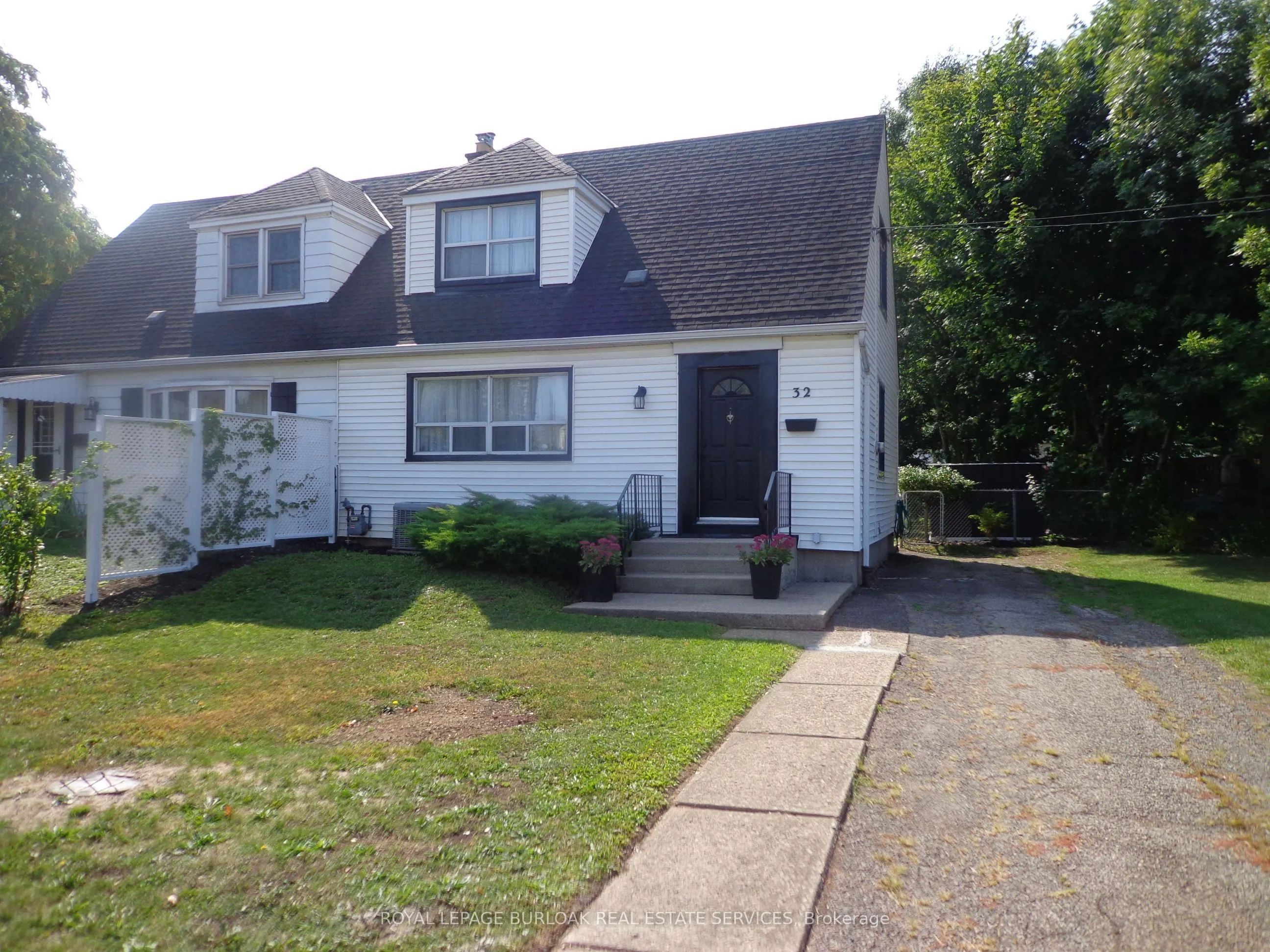 32 Grimsby Avenue