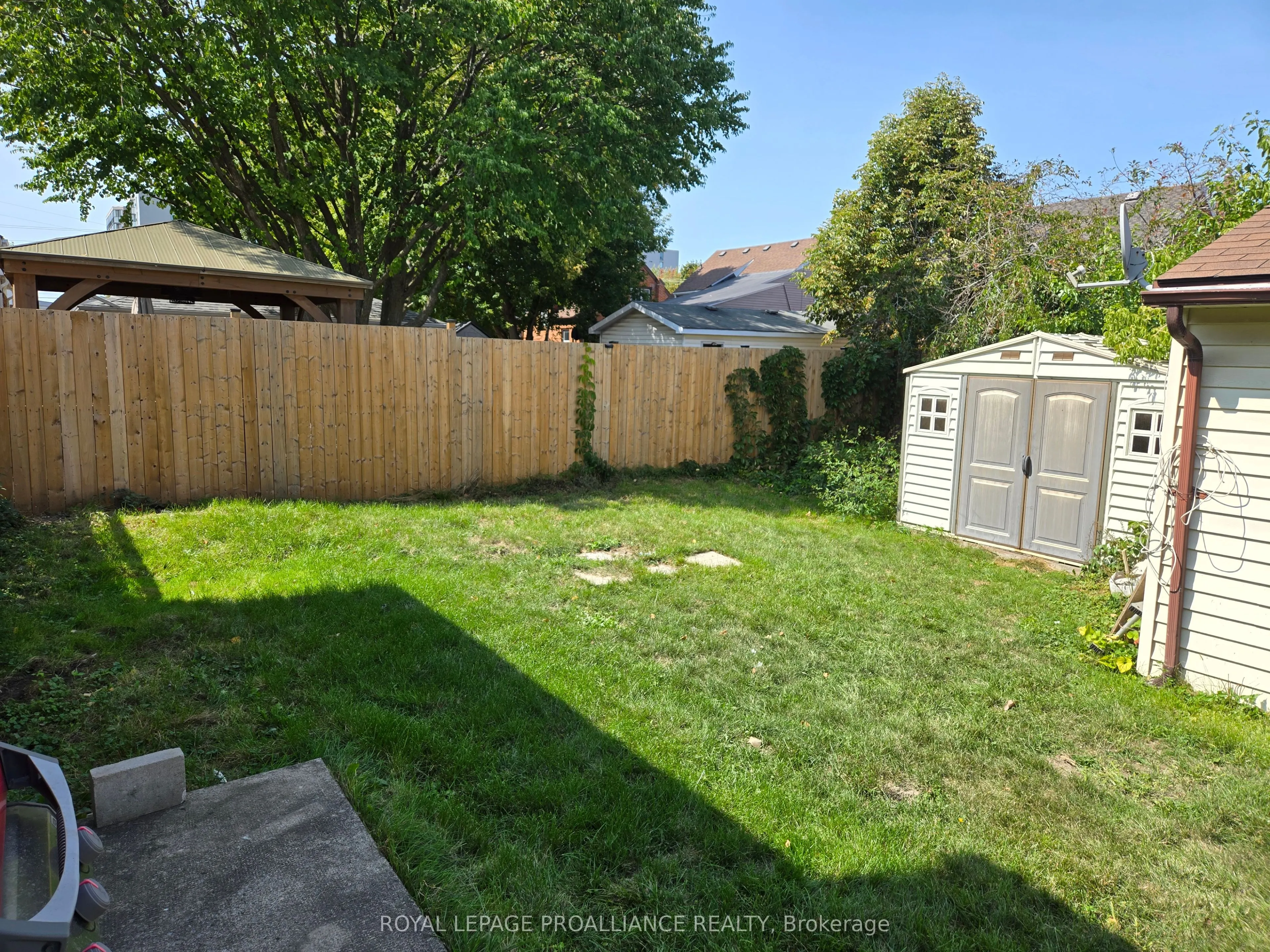 10 Wellington Crescent