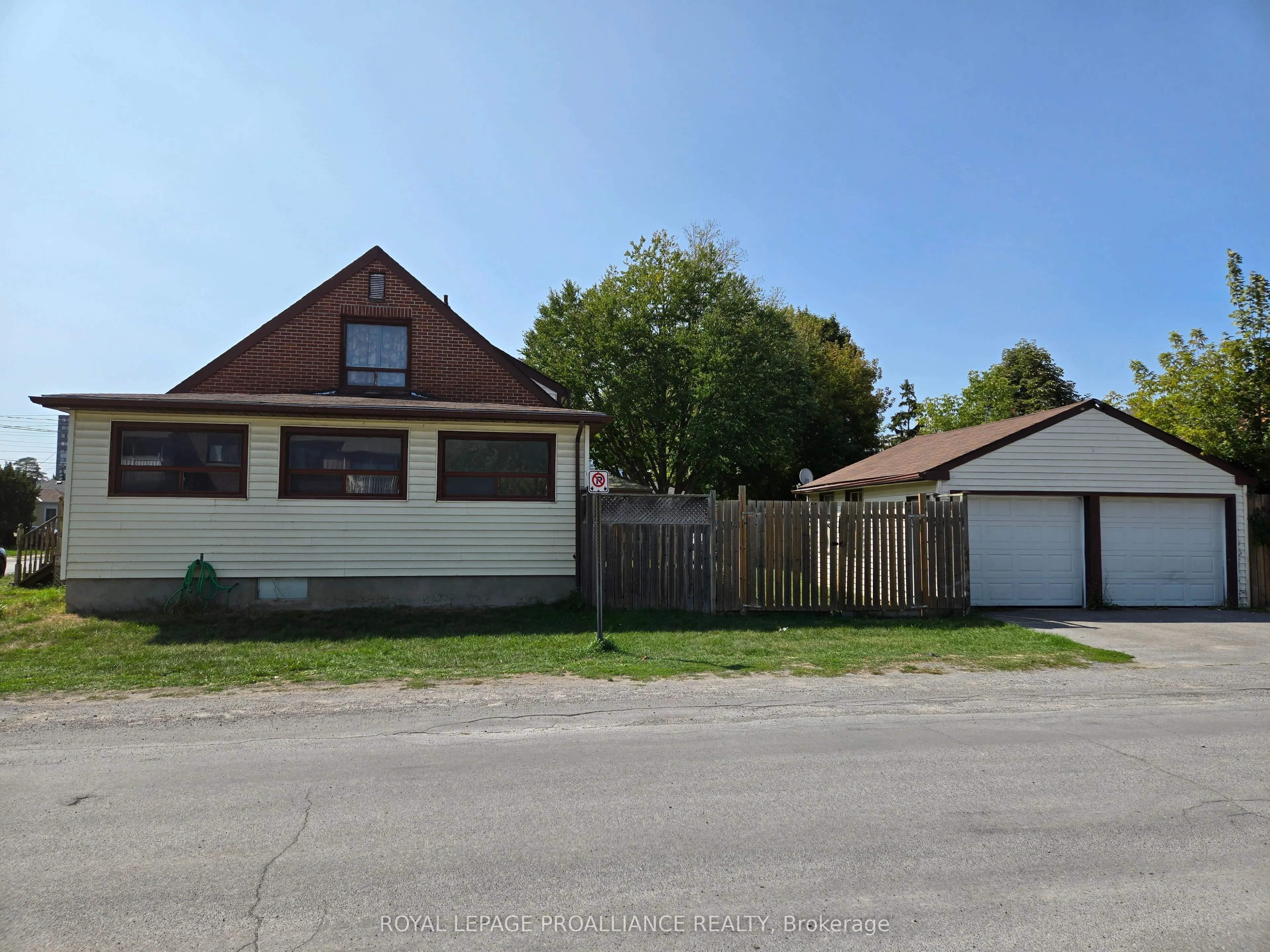 10 Wellington Crescent