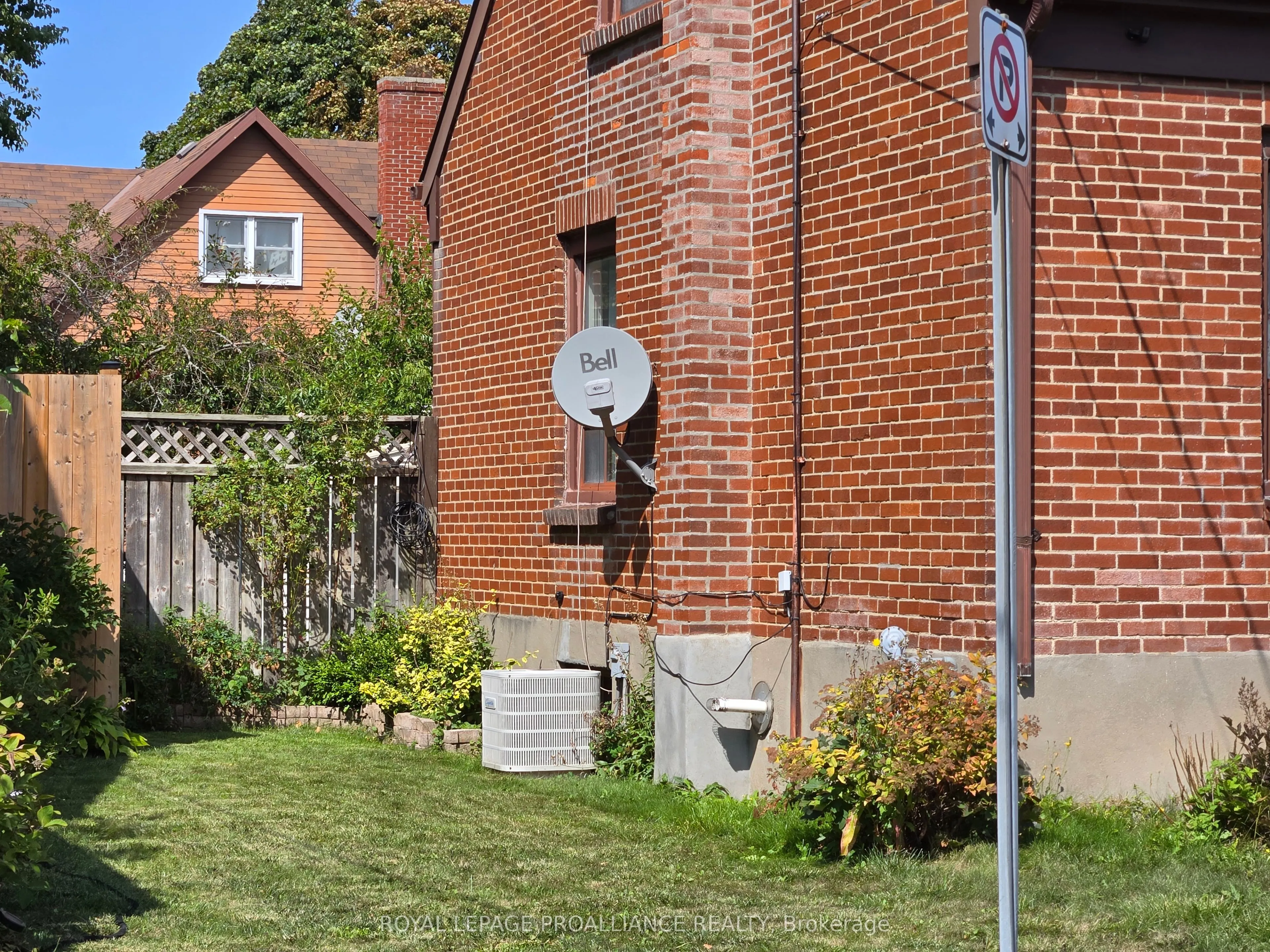 10 Wellington Crescent