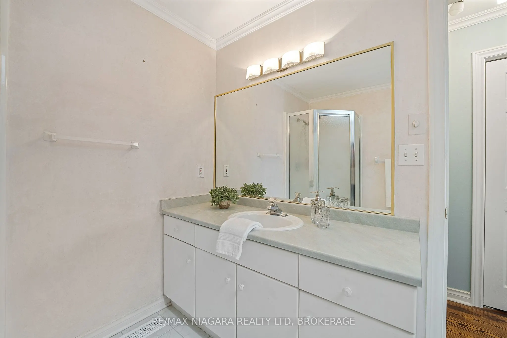 15 LAKESIDE Drive, #41