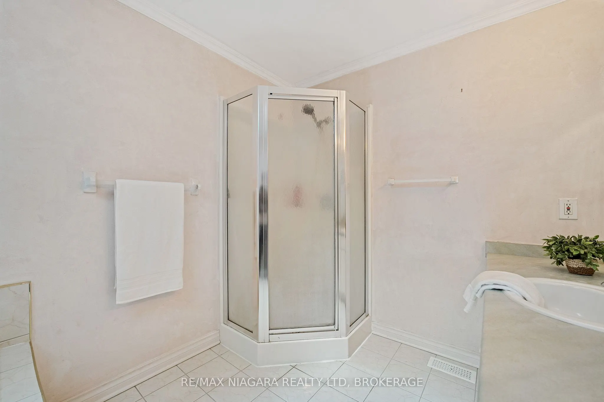 15 LAKESIDE Drive, #41