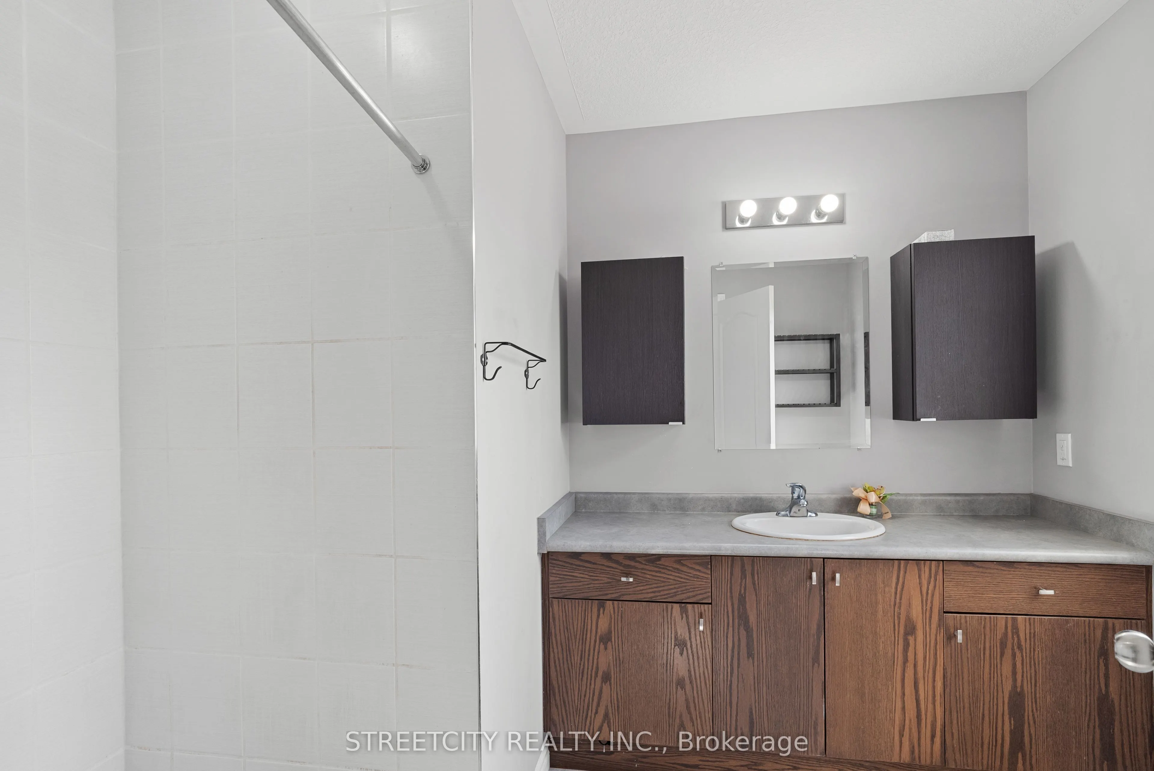 69 Yvonne Crescent