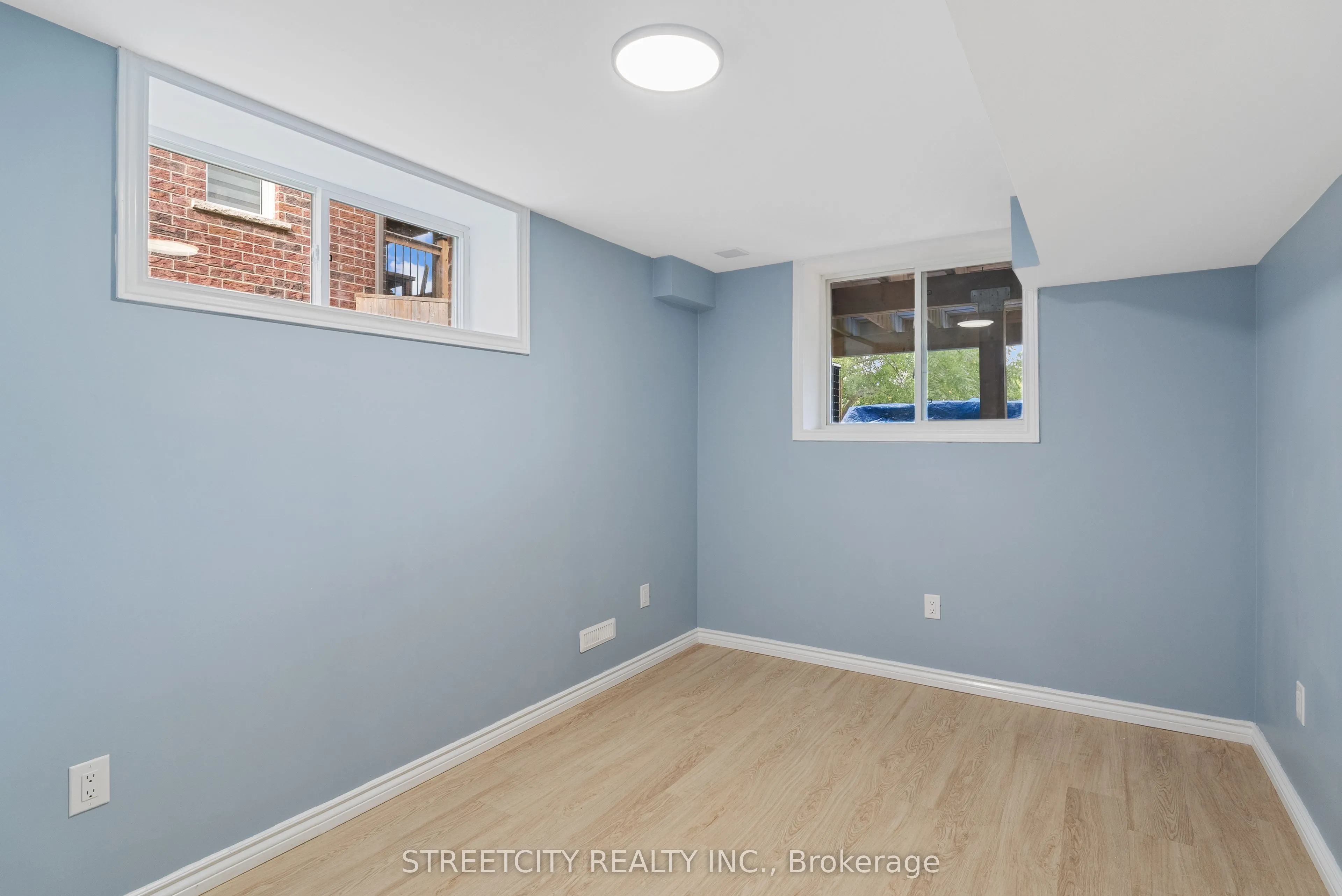 69 Yvonne Crescent
