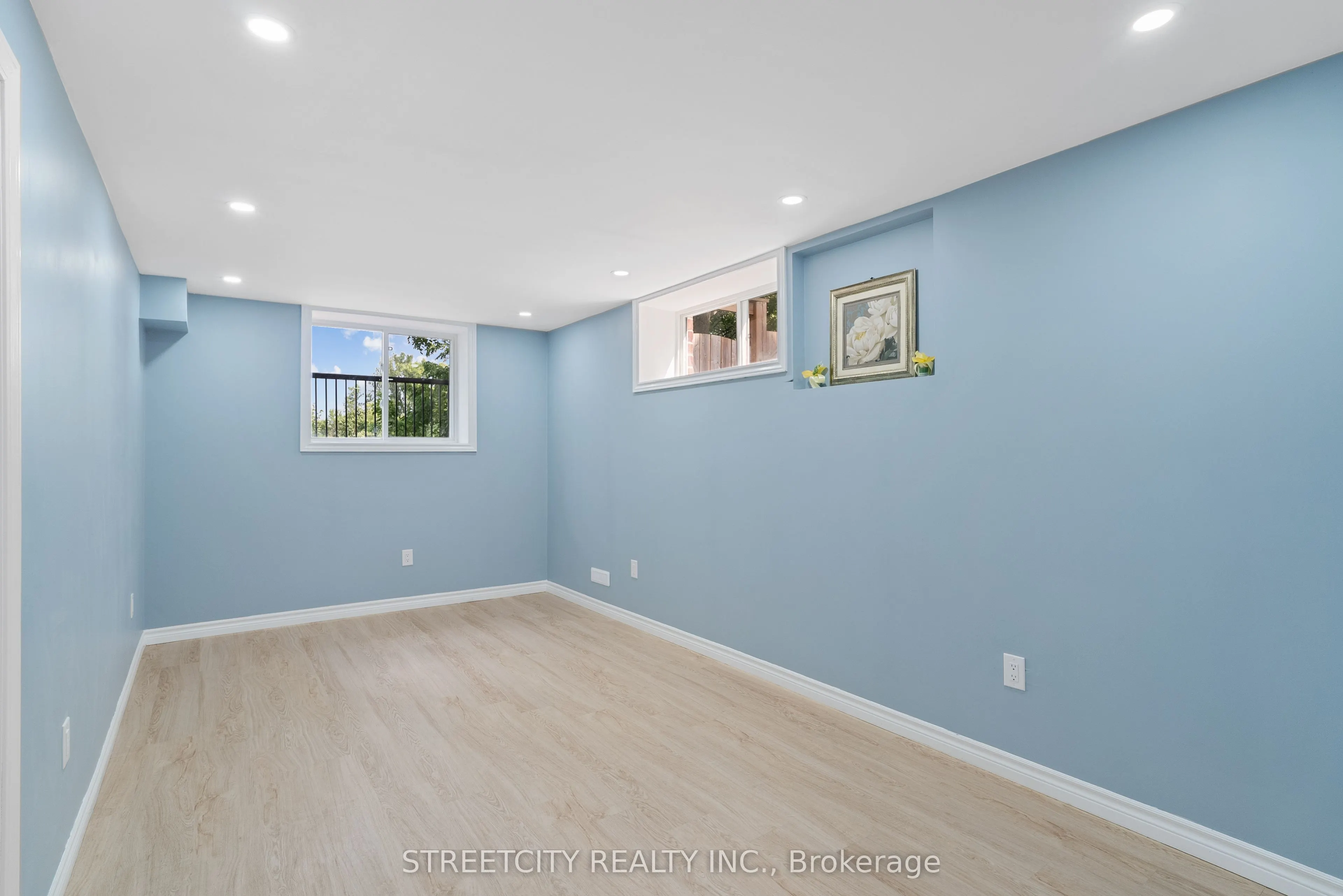 69 Yvonne Crescent