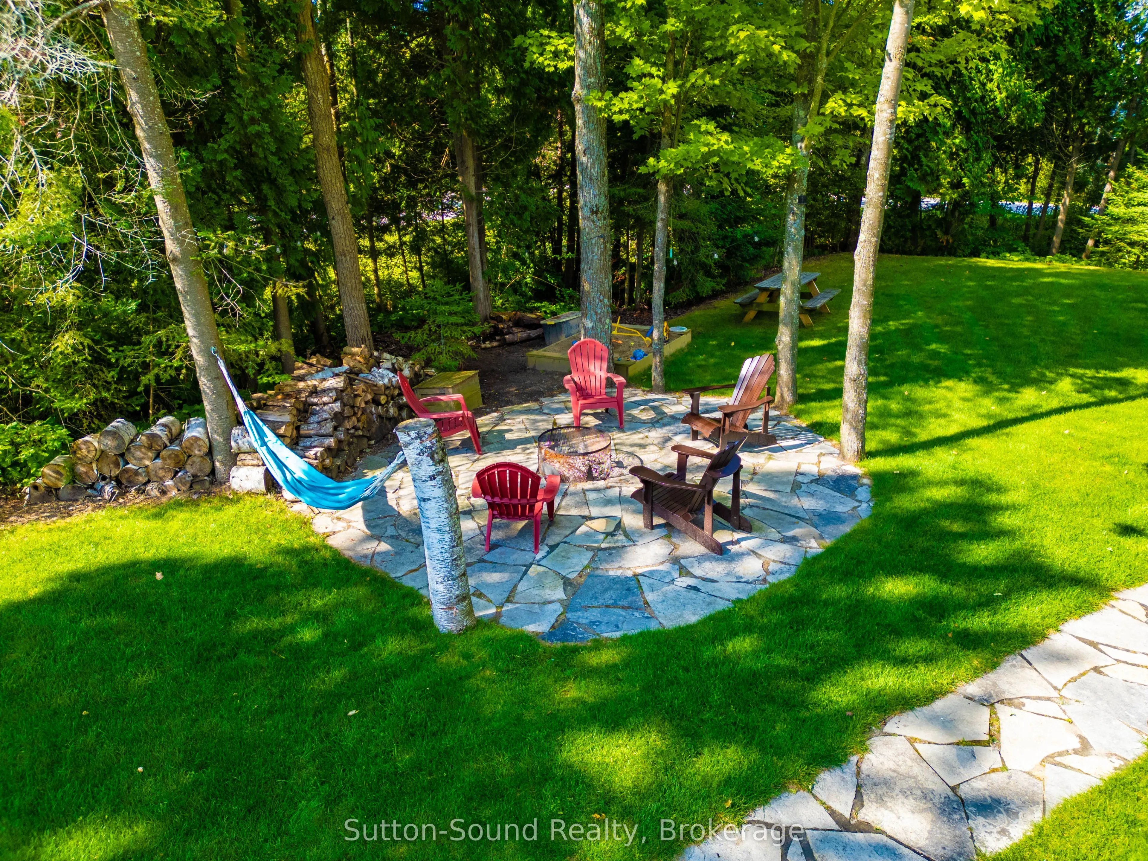 403 Simcoe Avenue