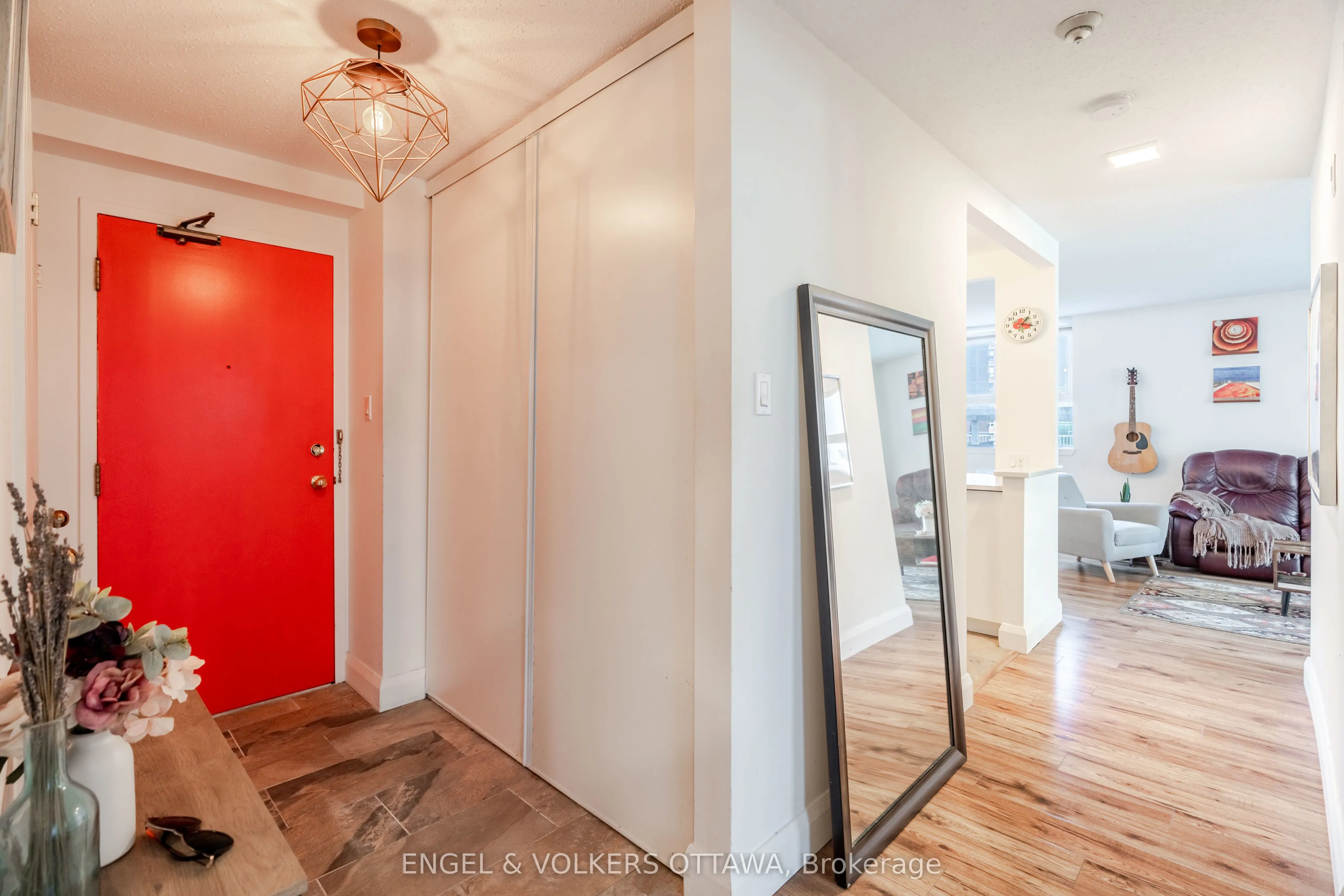 110 Forward Avenue, #401