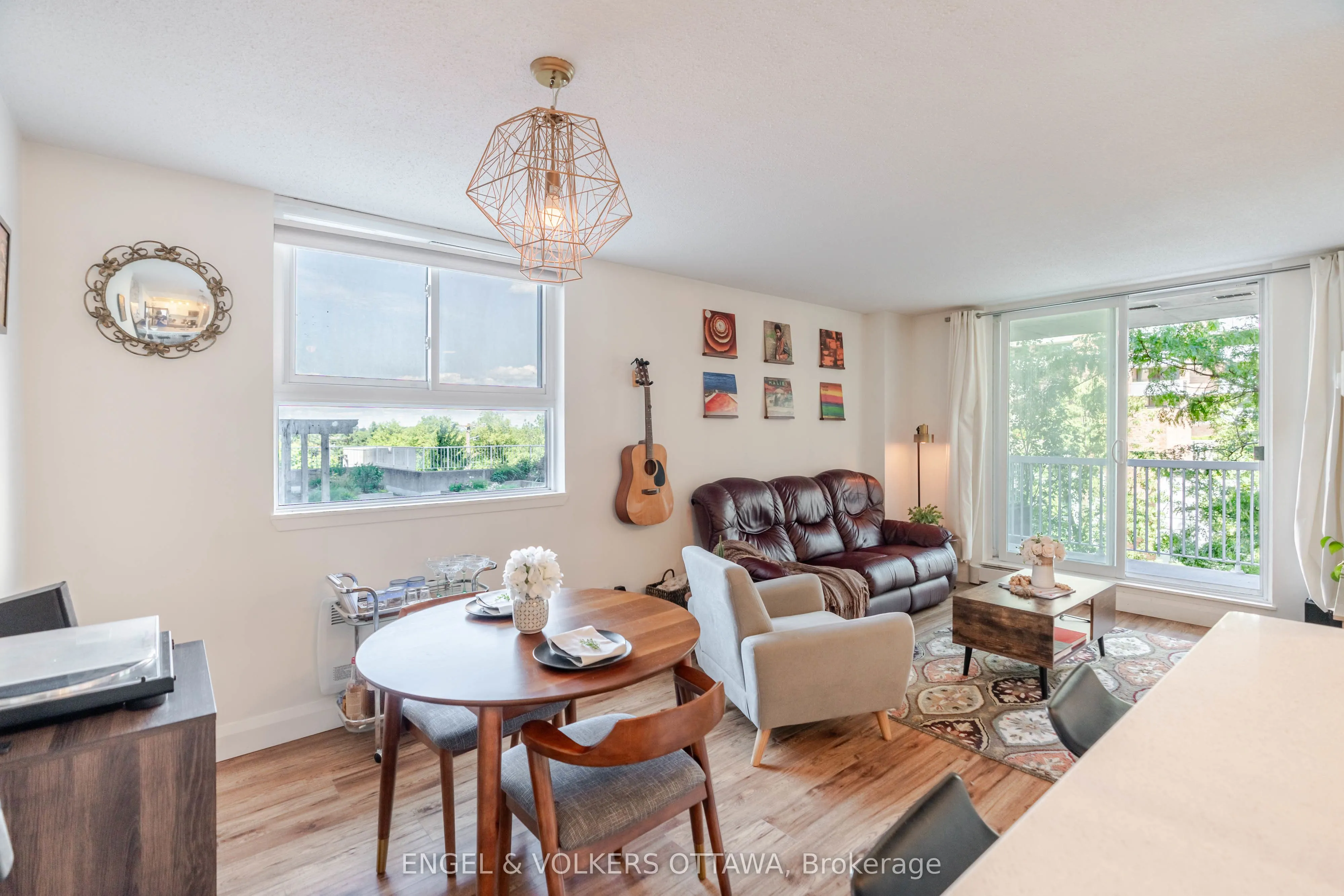 110 Forward Avenue, #401