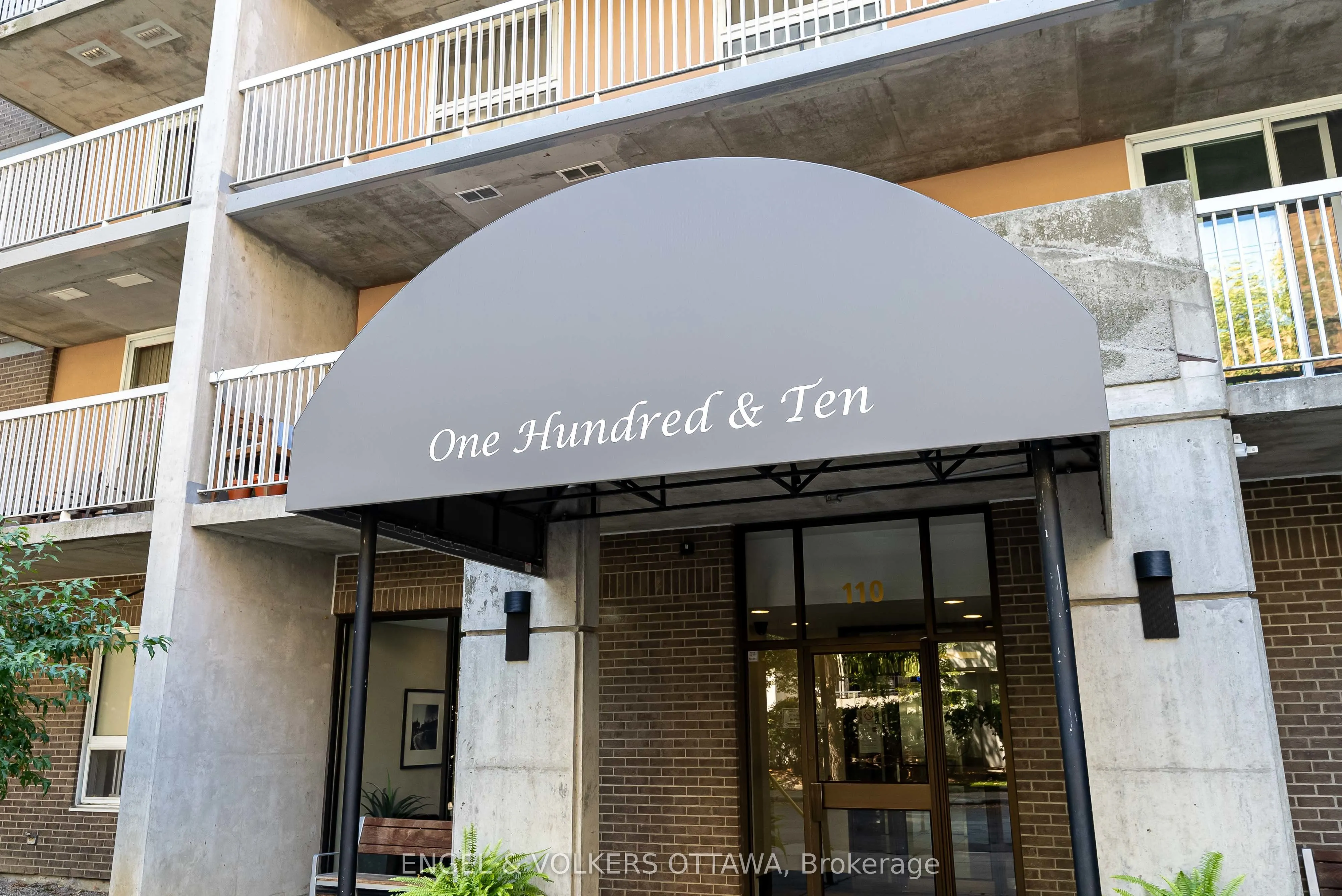 110 Forward Avenue, #401