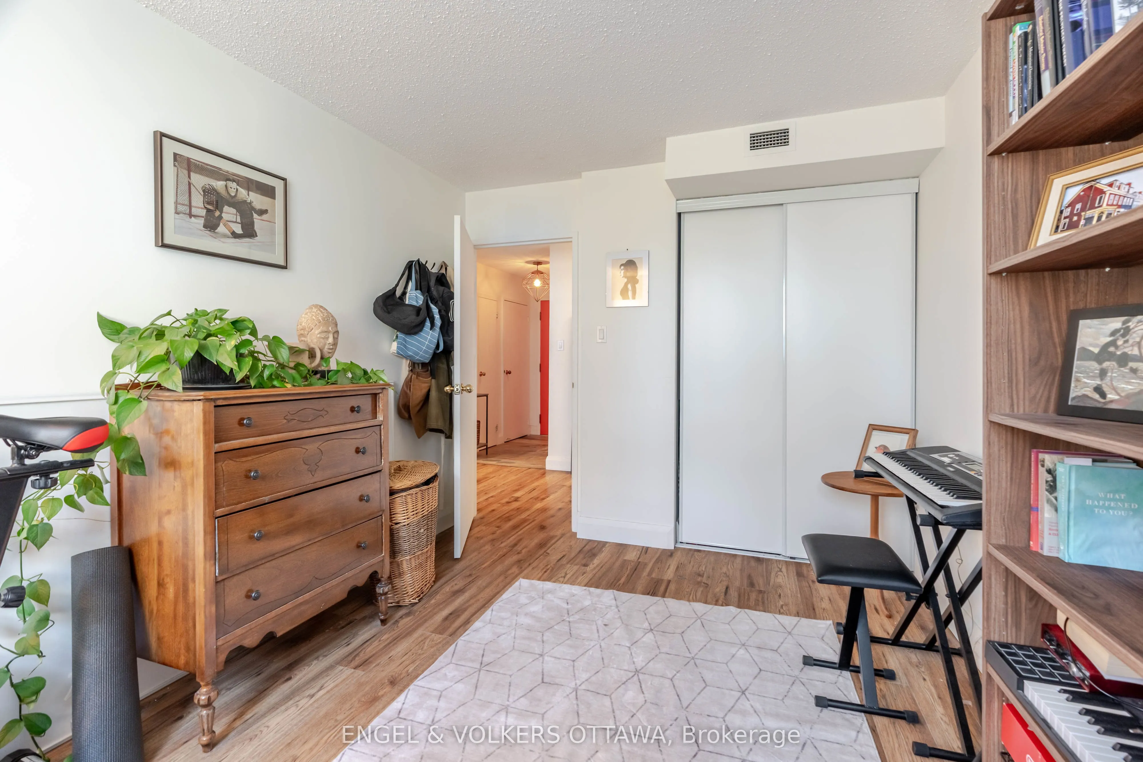 110 Forward Avenue, #401