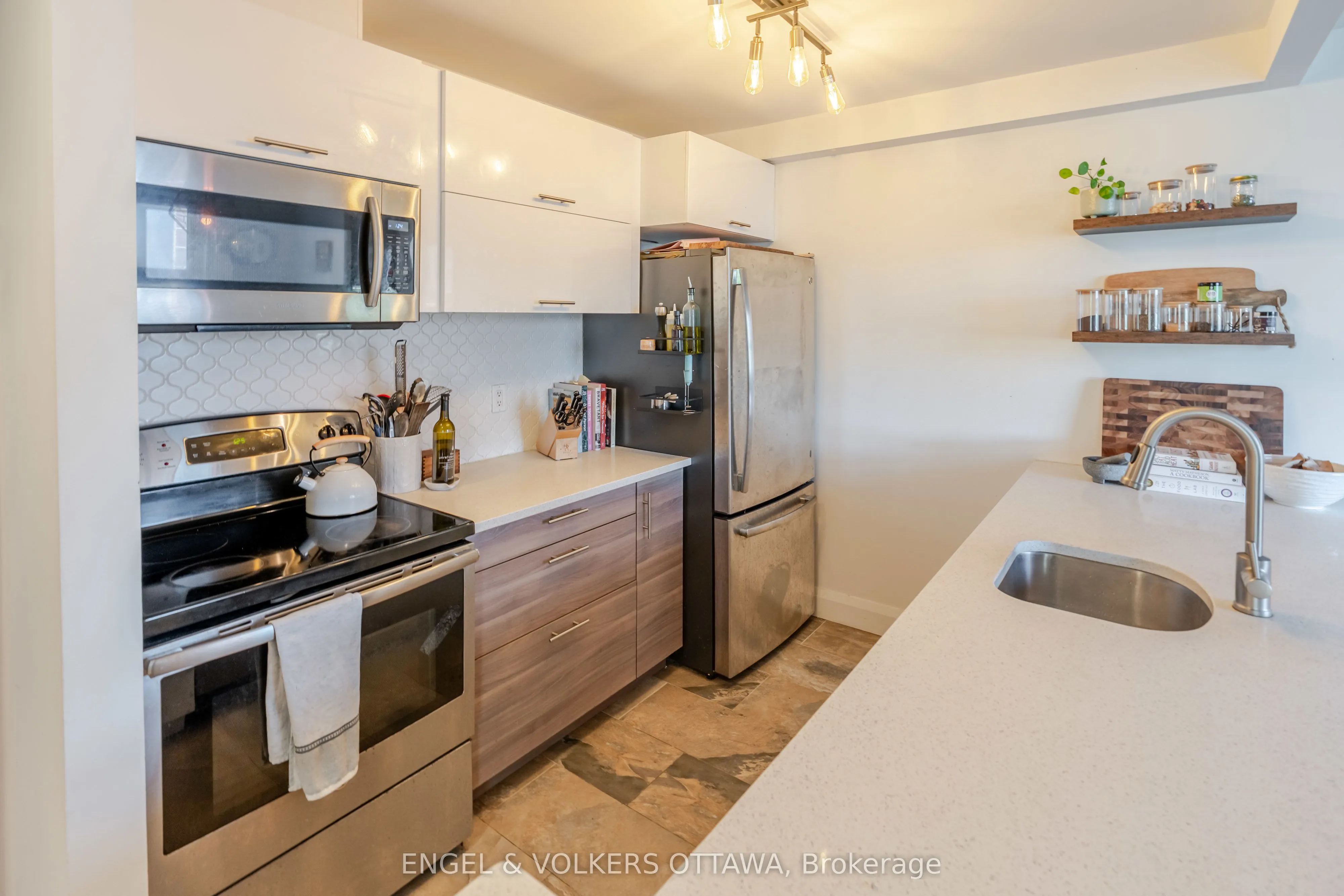 110 Forward Avenue, #401