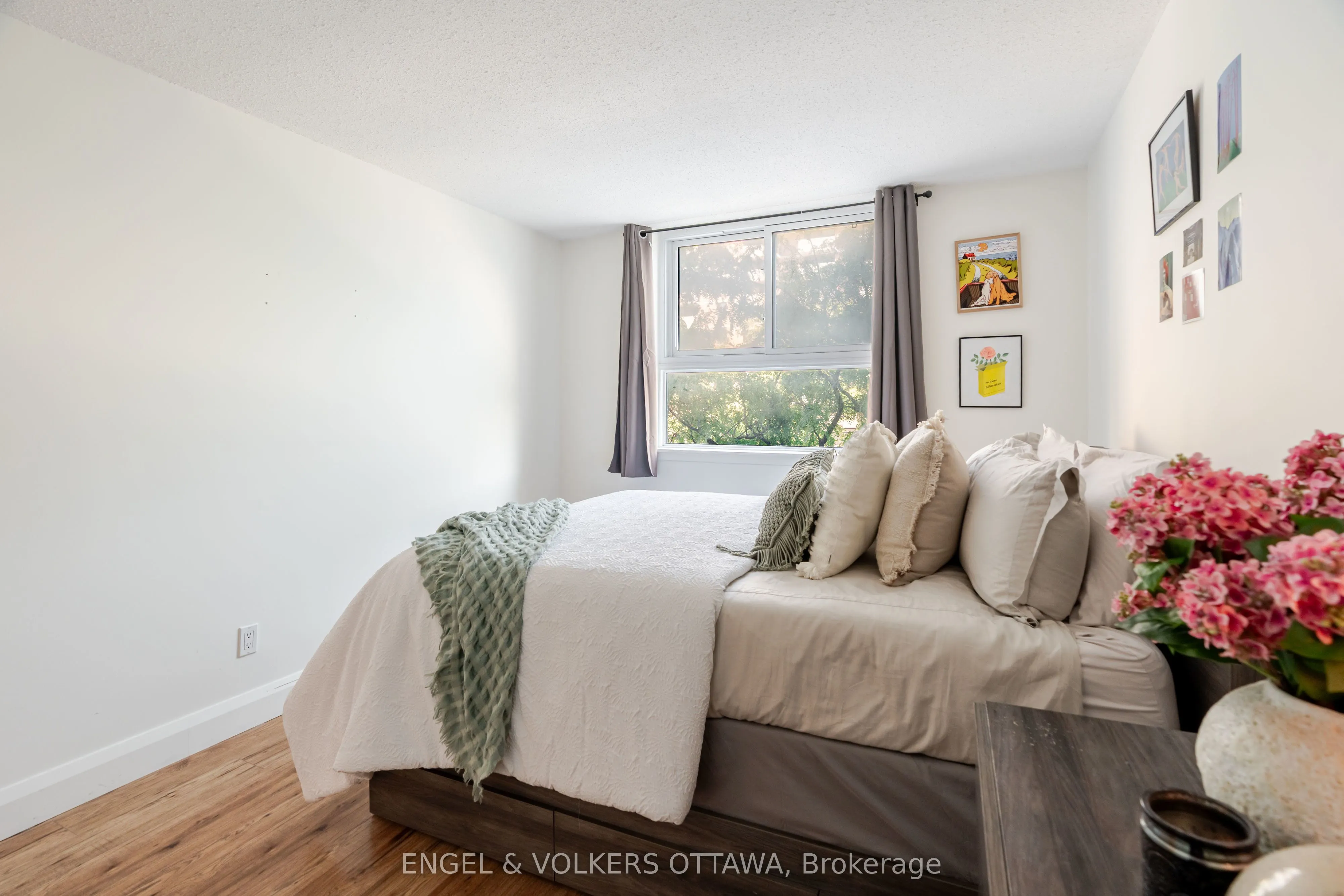 110 Forward Avenue, #401